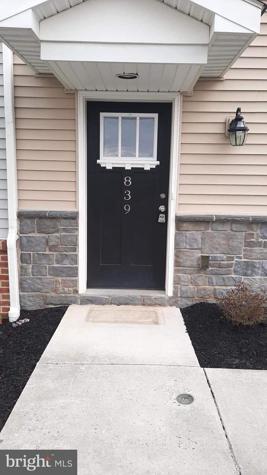 ADMIRALS QUAY - Residential Lease