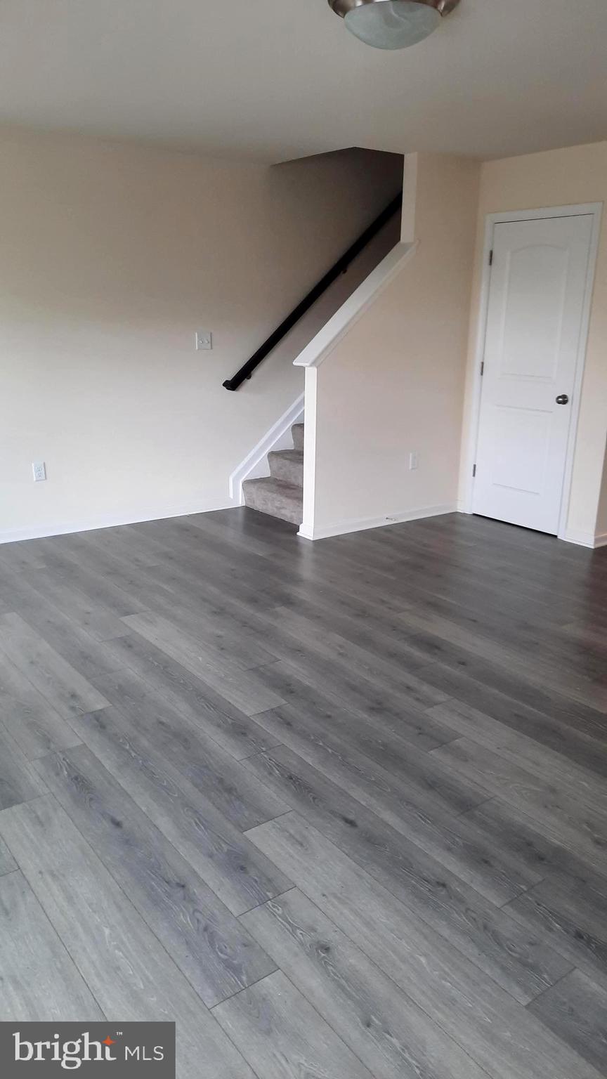 ADMIRALS QUAY - Residential Lease