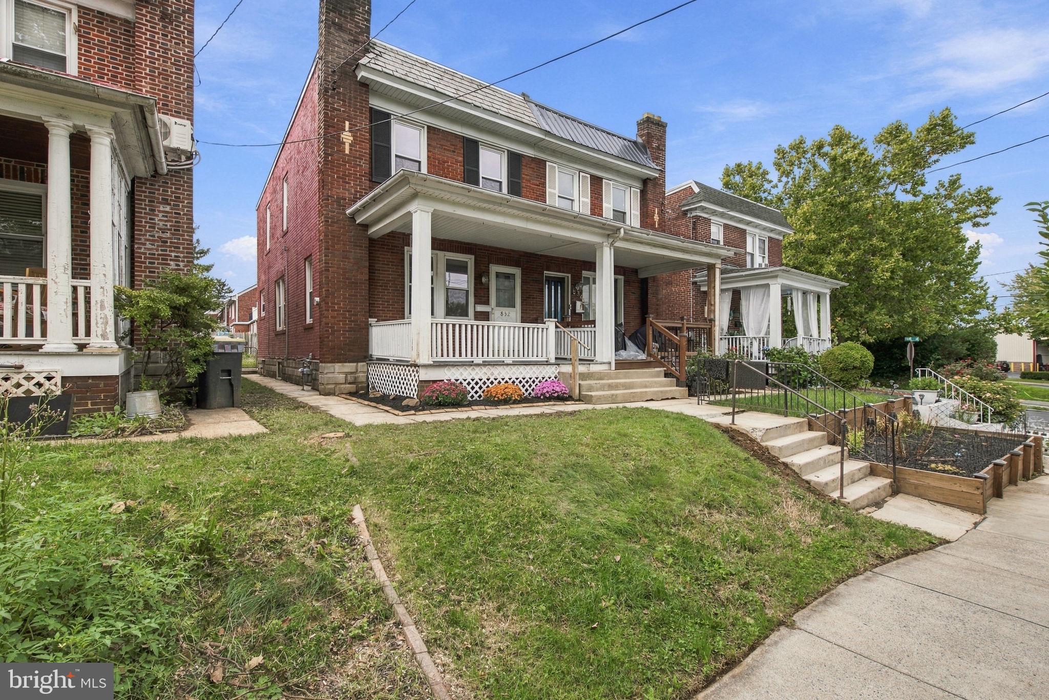 832 N RESERVOIR STREET