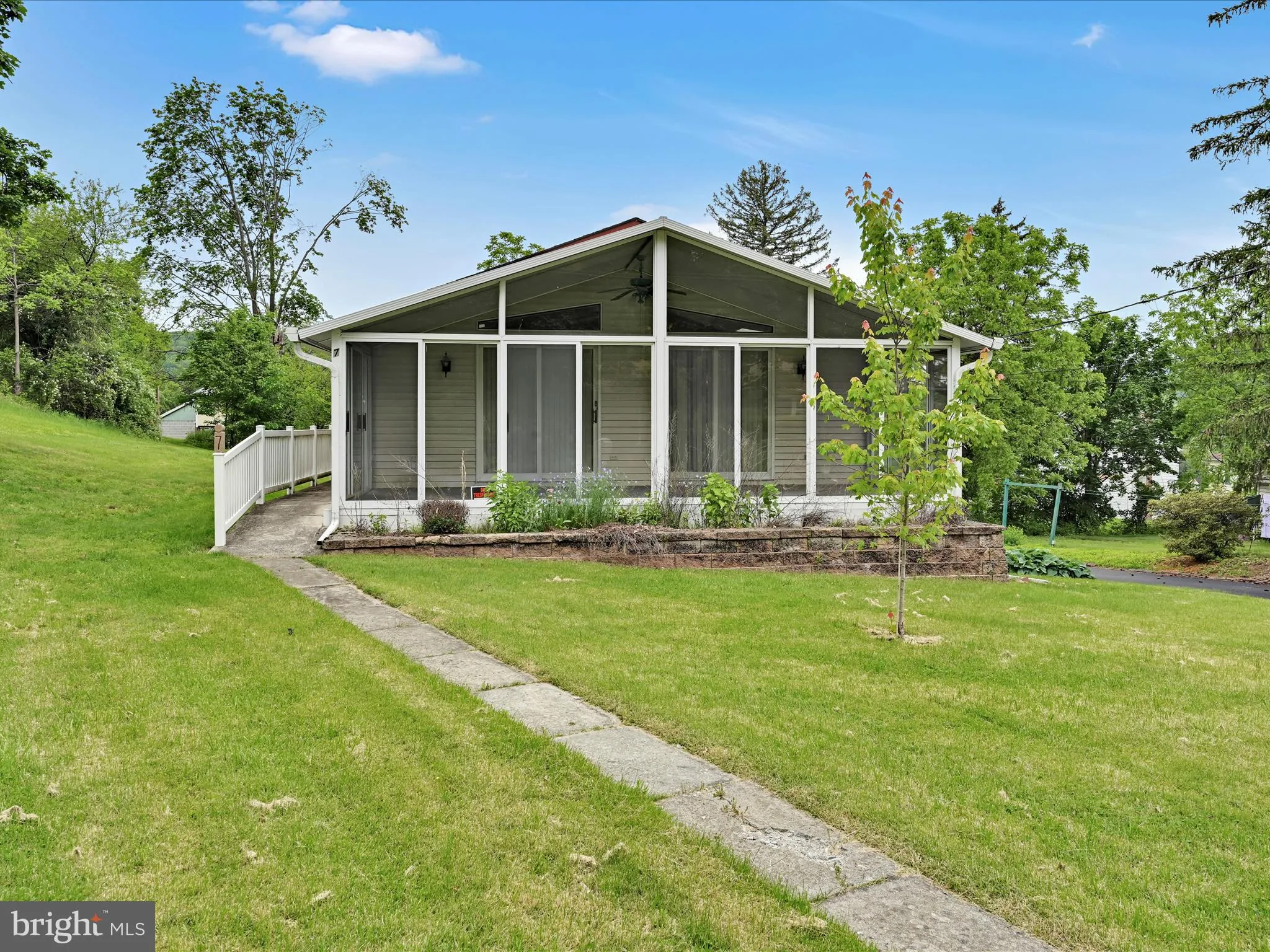 Cressona, Pennsylvania 17929, United States, 3 Bedrooms Bedrooms, ,2 BathroomsBathrooms,Residential,Pending,139166