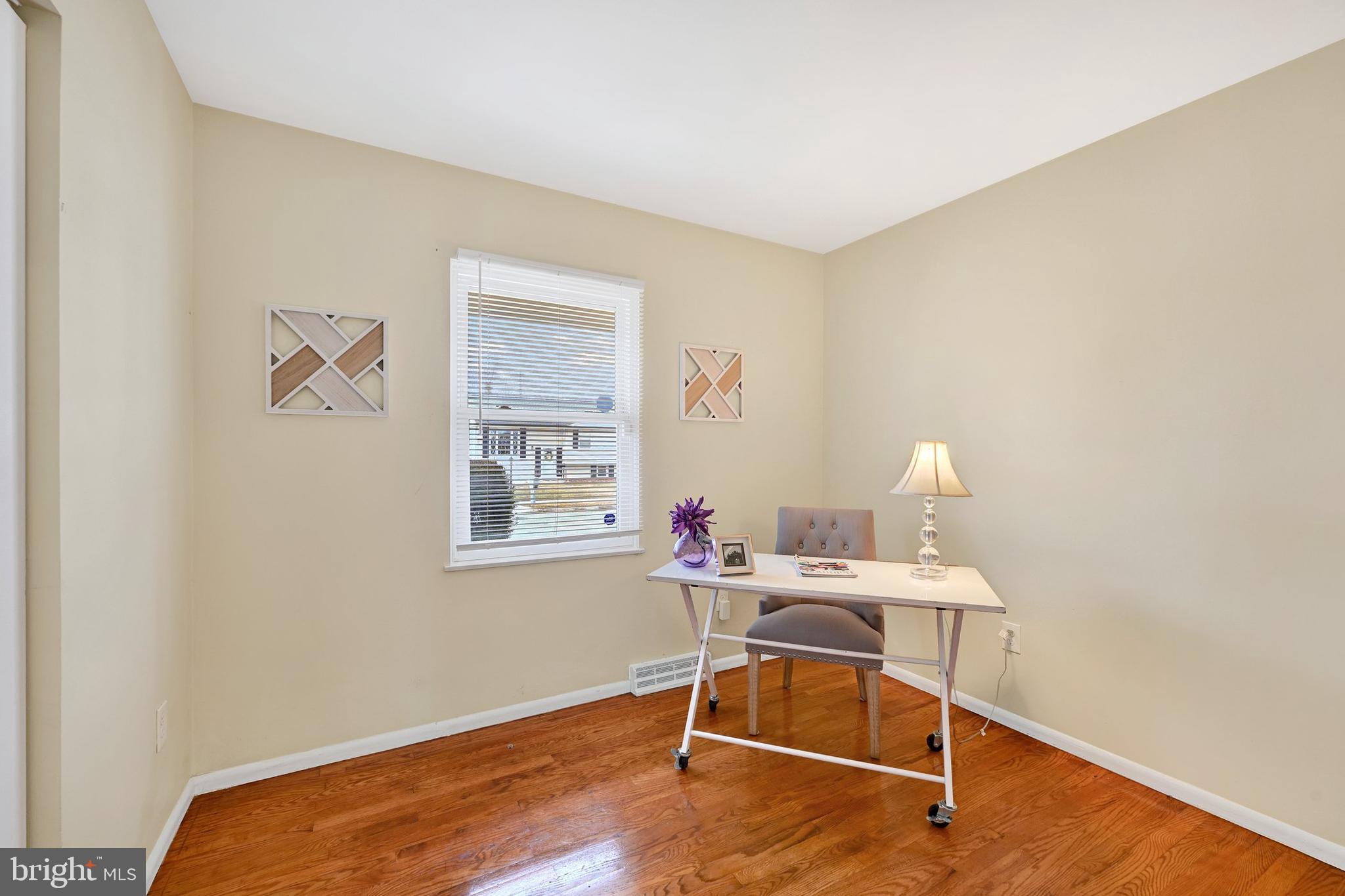 WINDSOR  MILL - Residential