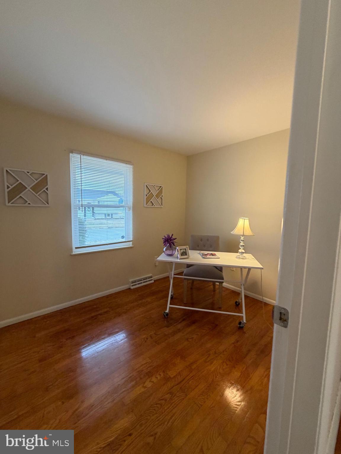 WINDSOR  MILL - Residential