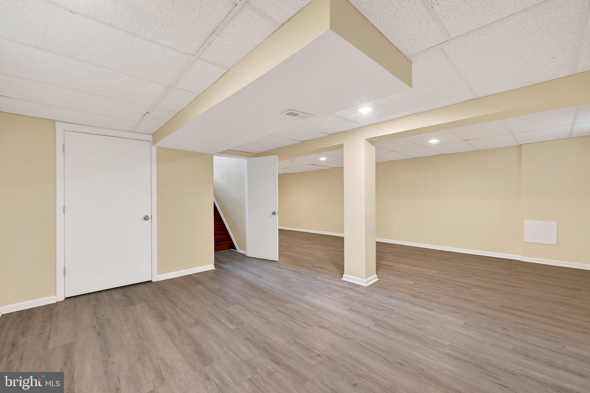 WINDSOR  MILL - Residential