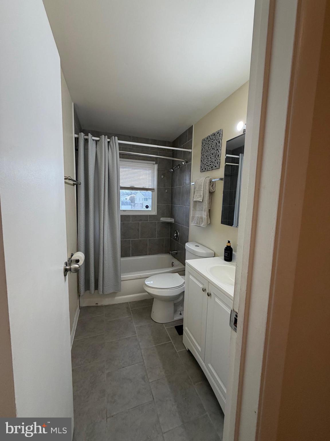 WINDSOR  MILL - Residential