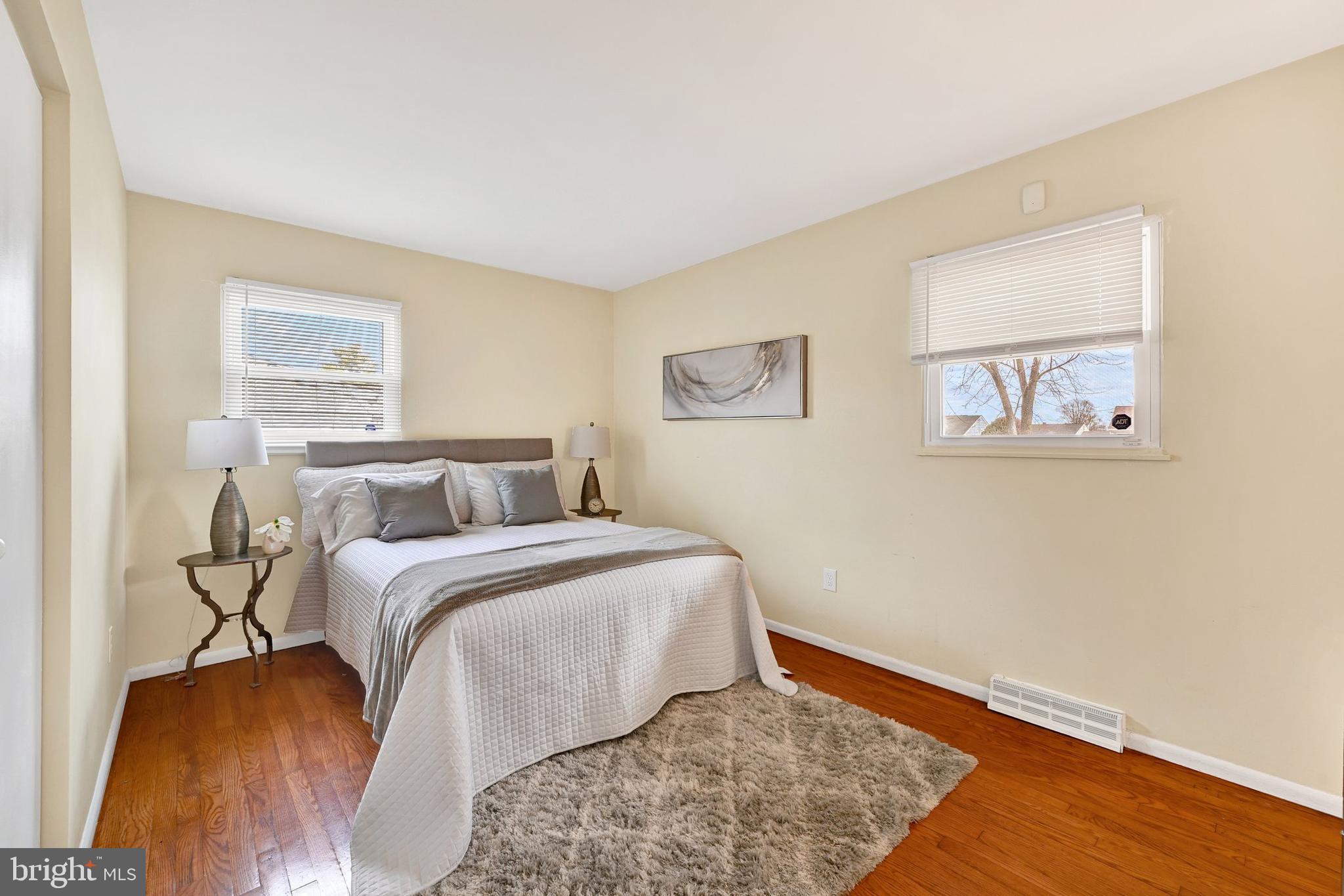 WINDSOR  MILL - Residential