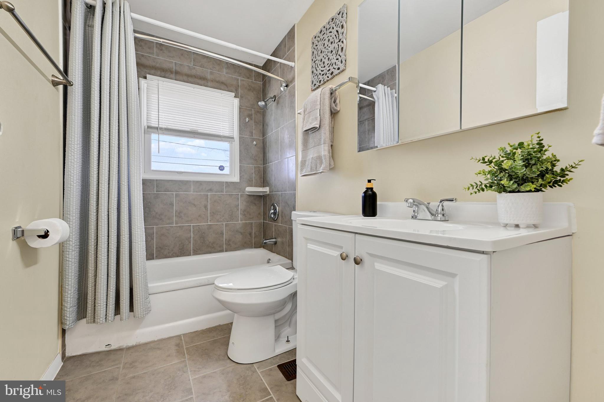 WINDSOR  MILL - Residential