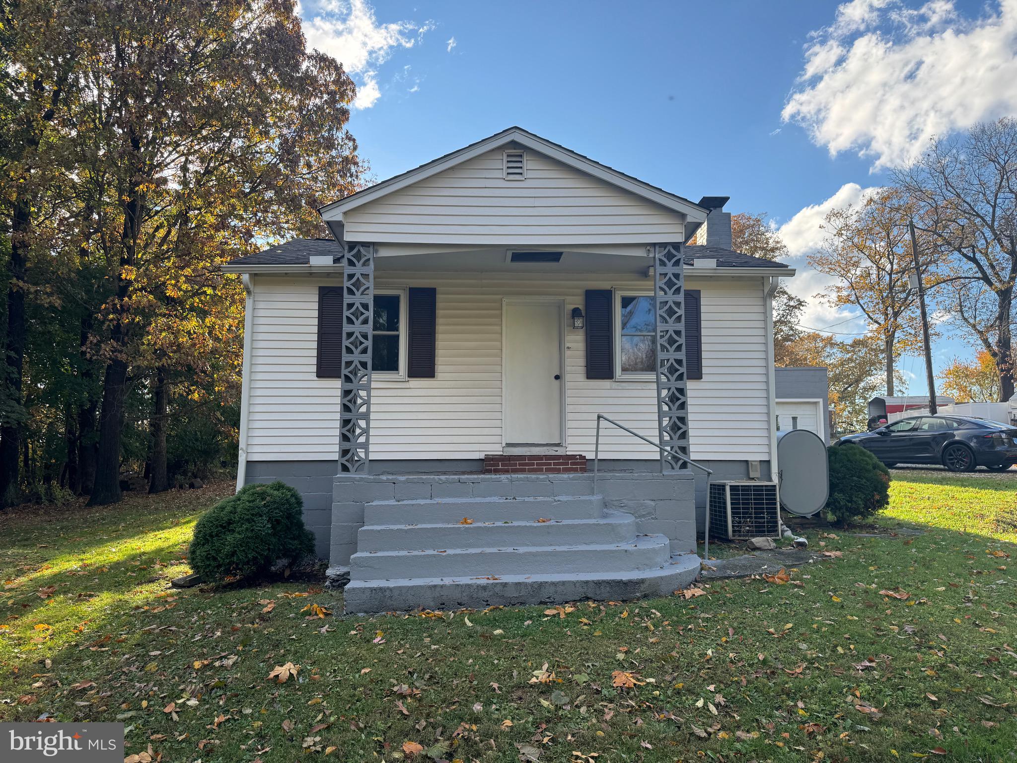 WINDSOR TWP - Residential