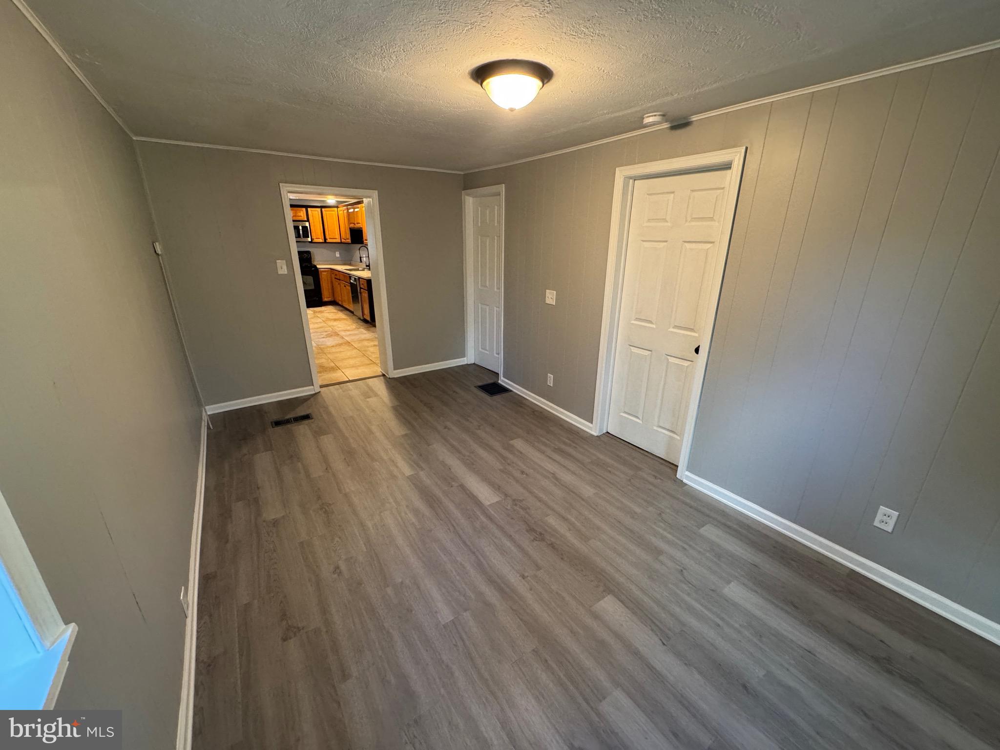 WINDSOR TWP - Residential