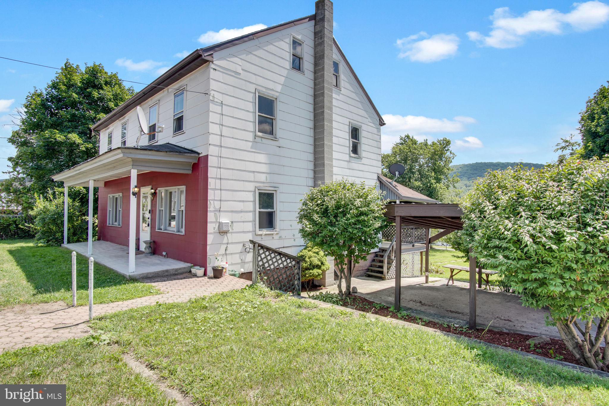 211 OAK STREET