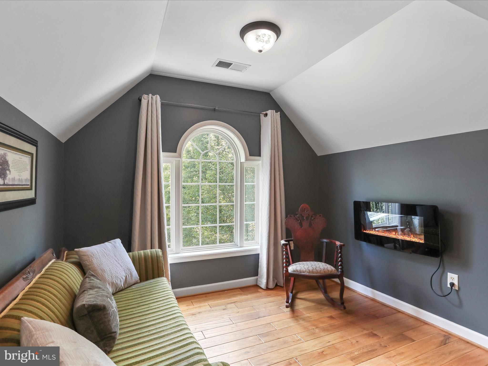 SPRING MEADOWS - Residential