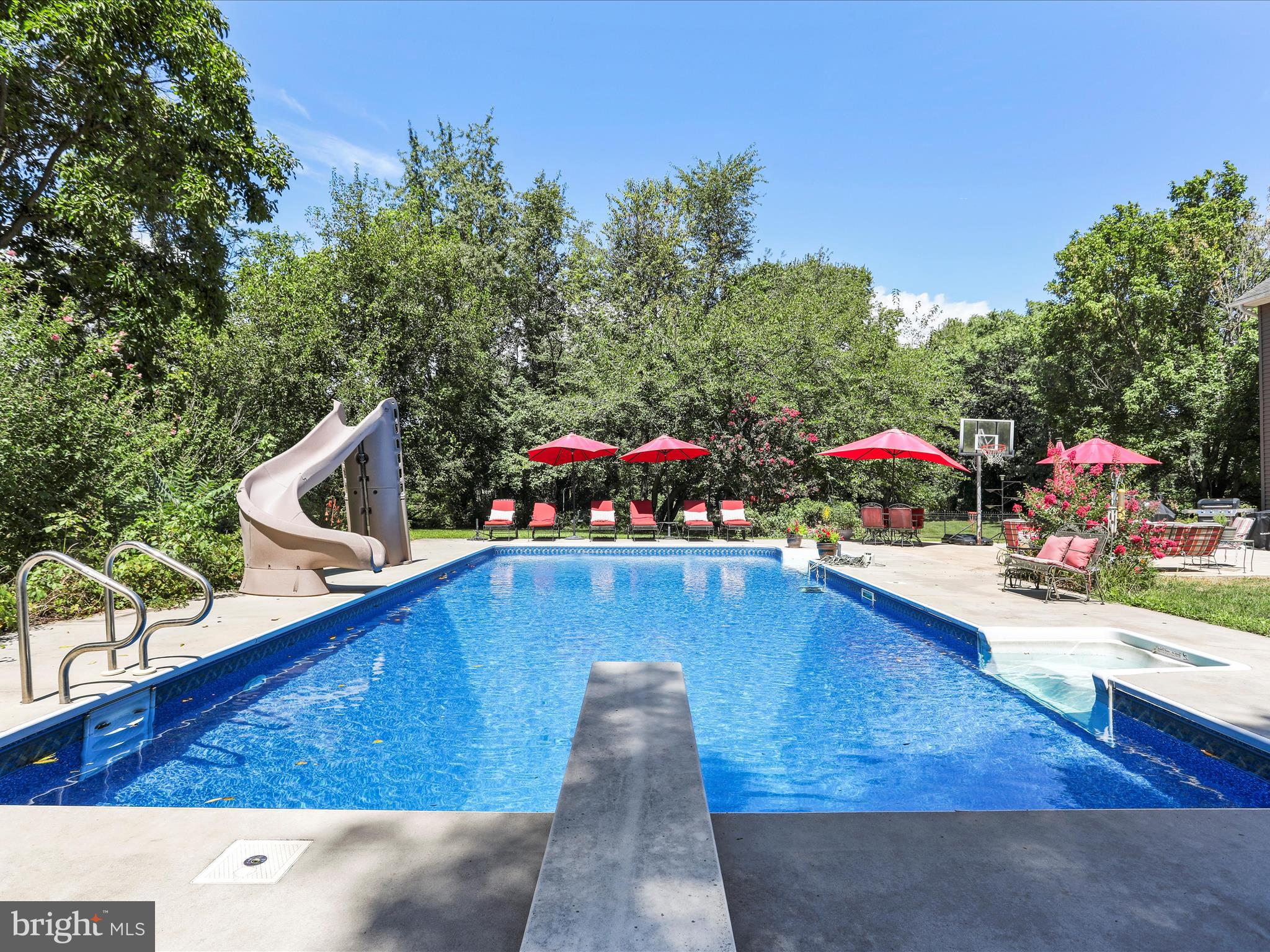 SPRING MEADOWS - Residential