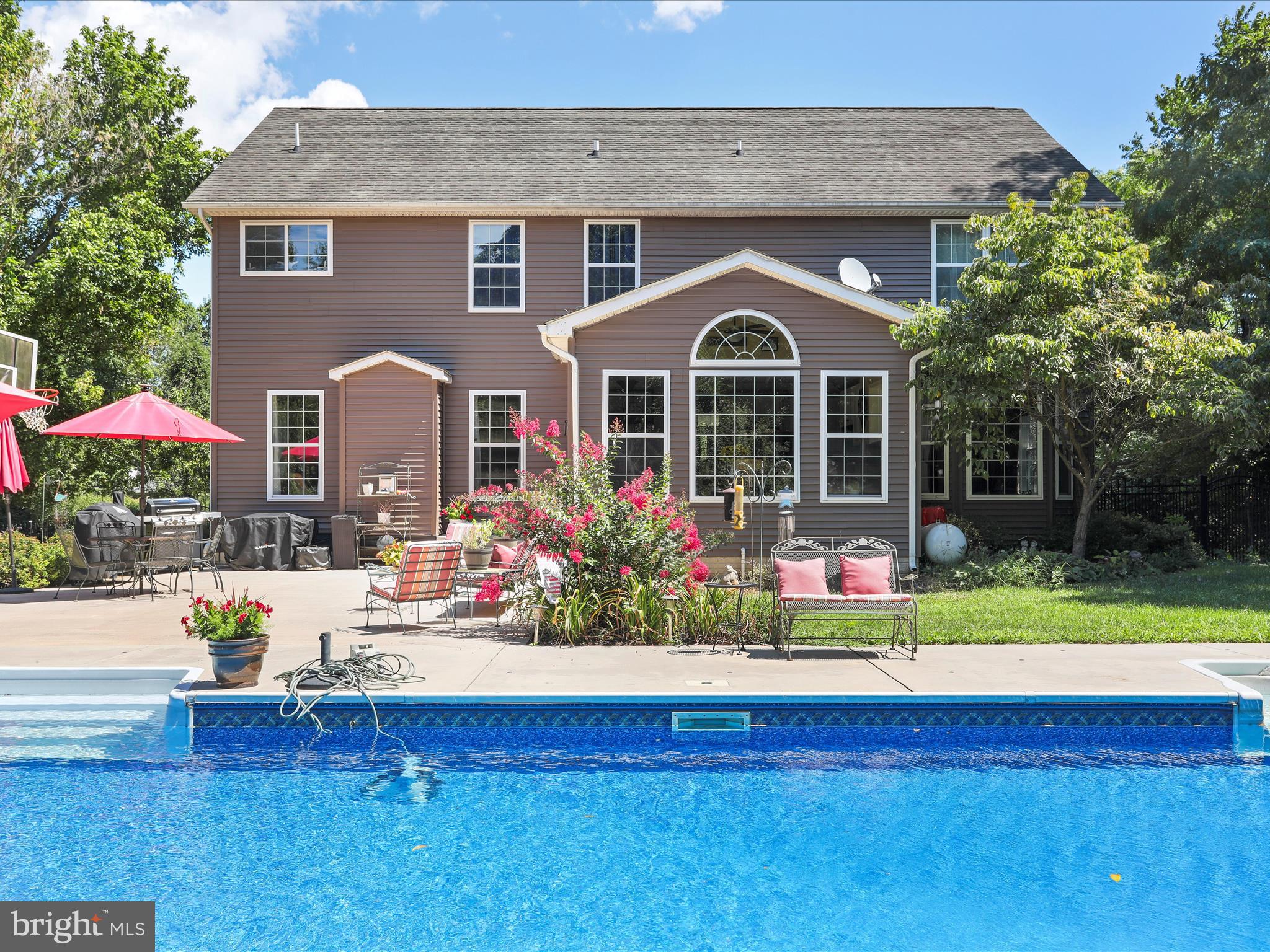 SPRING MEADOWS - Residential