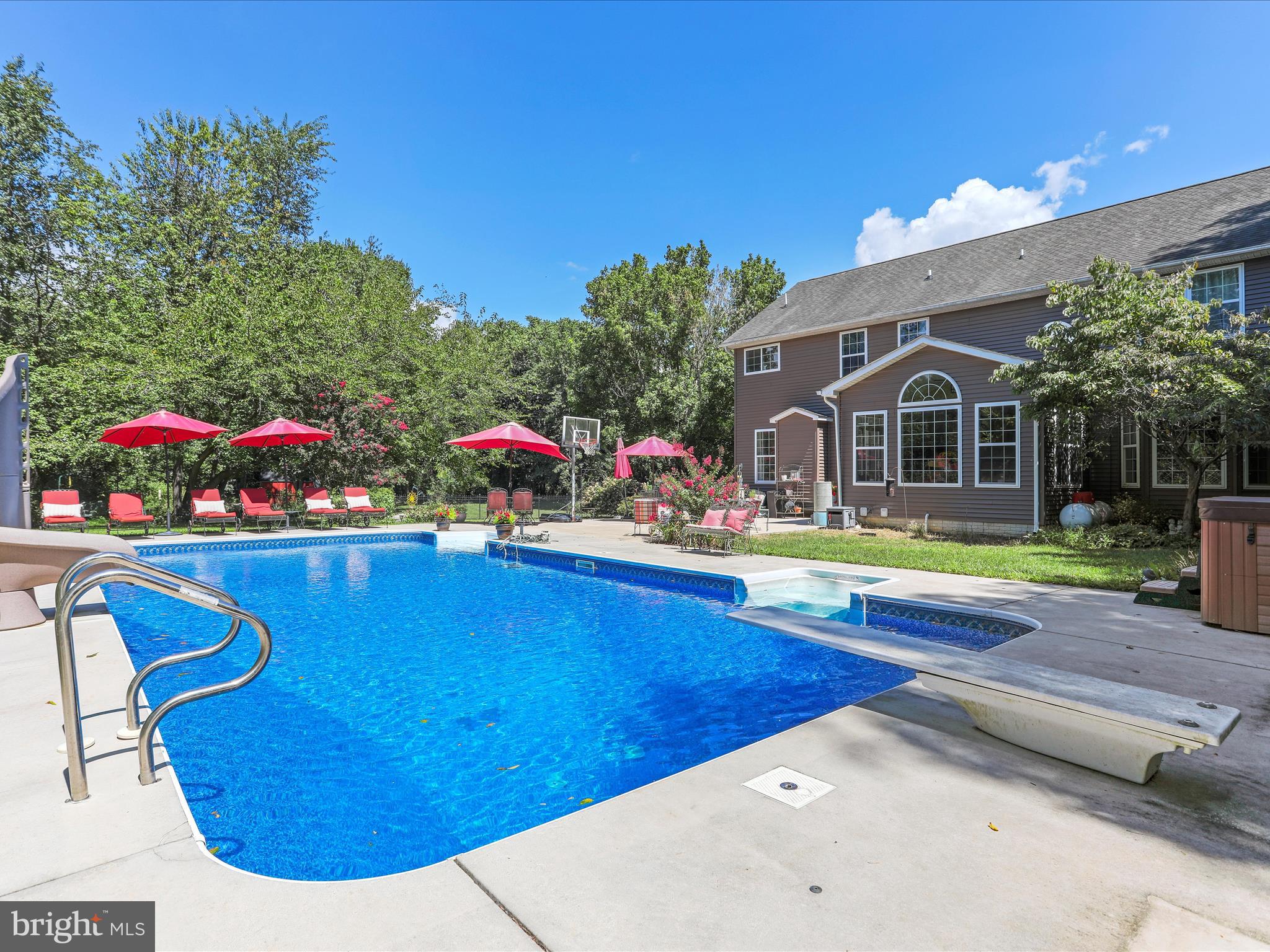 SPRING MEADOWS - Residential