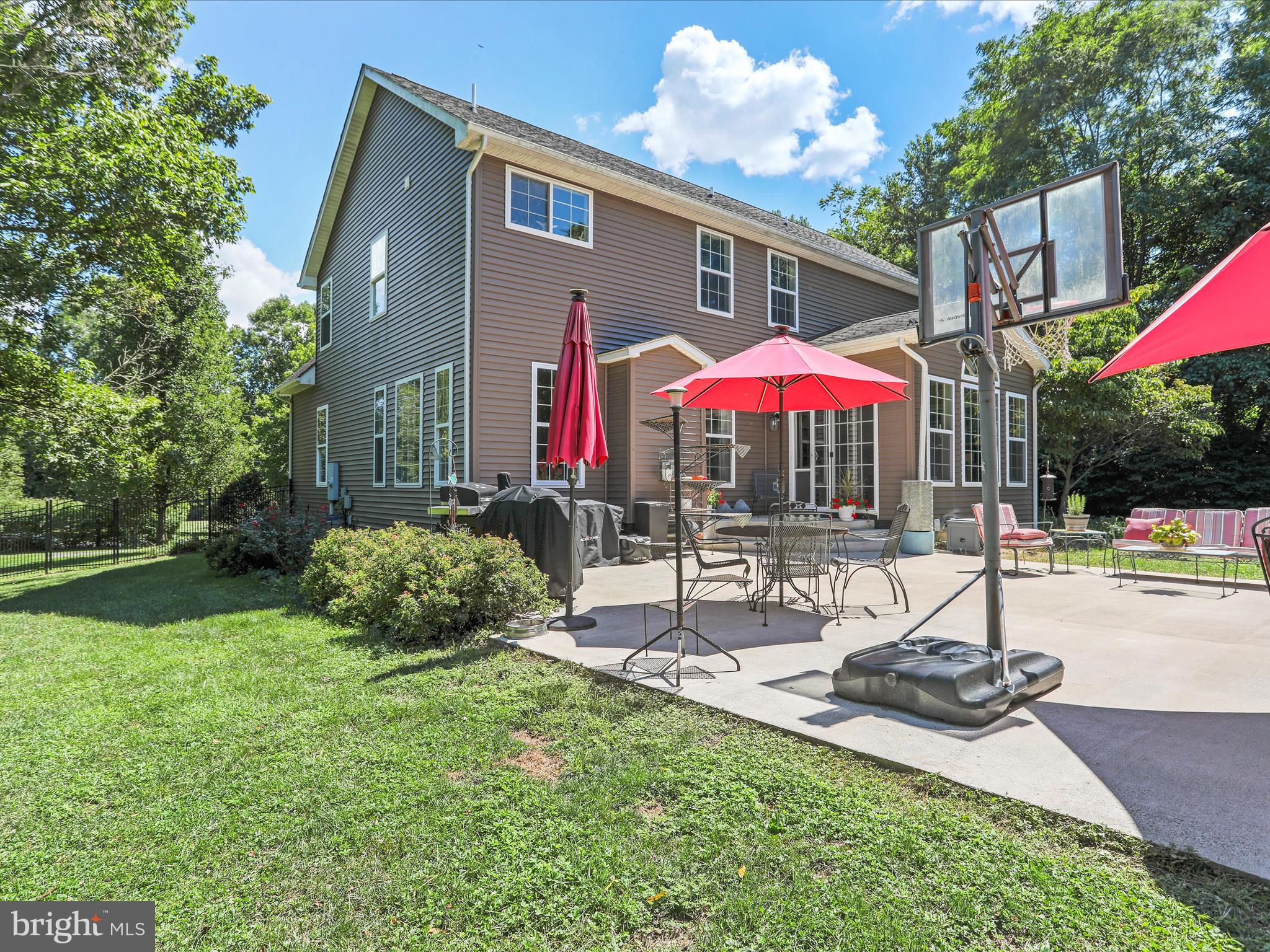 SPRING MEADOWS - Residential