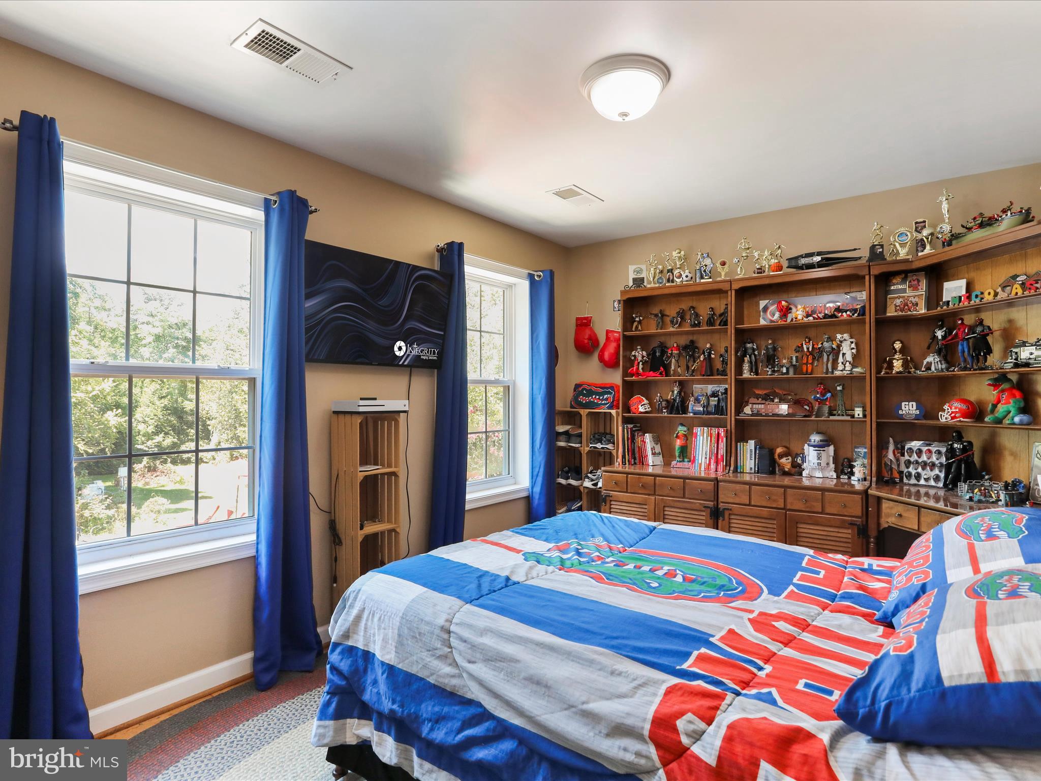 SPRING MEADOWS - Residential