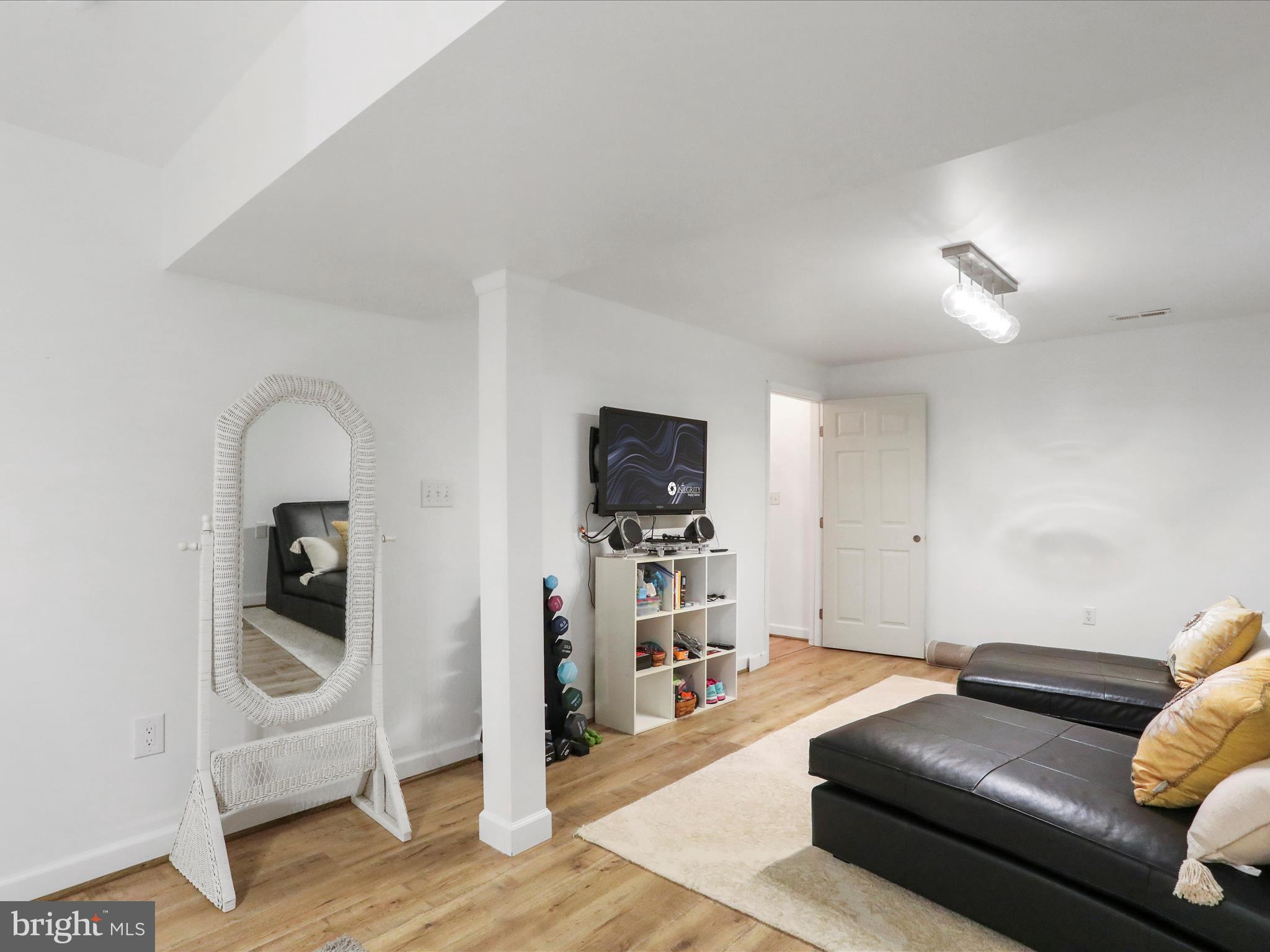 SPRING MEADOWS - Residential