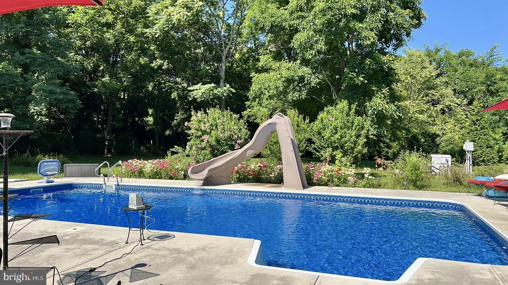 SPRING MEADOWS - Residential