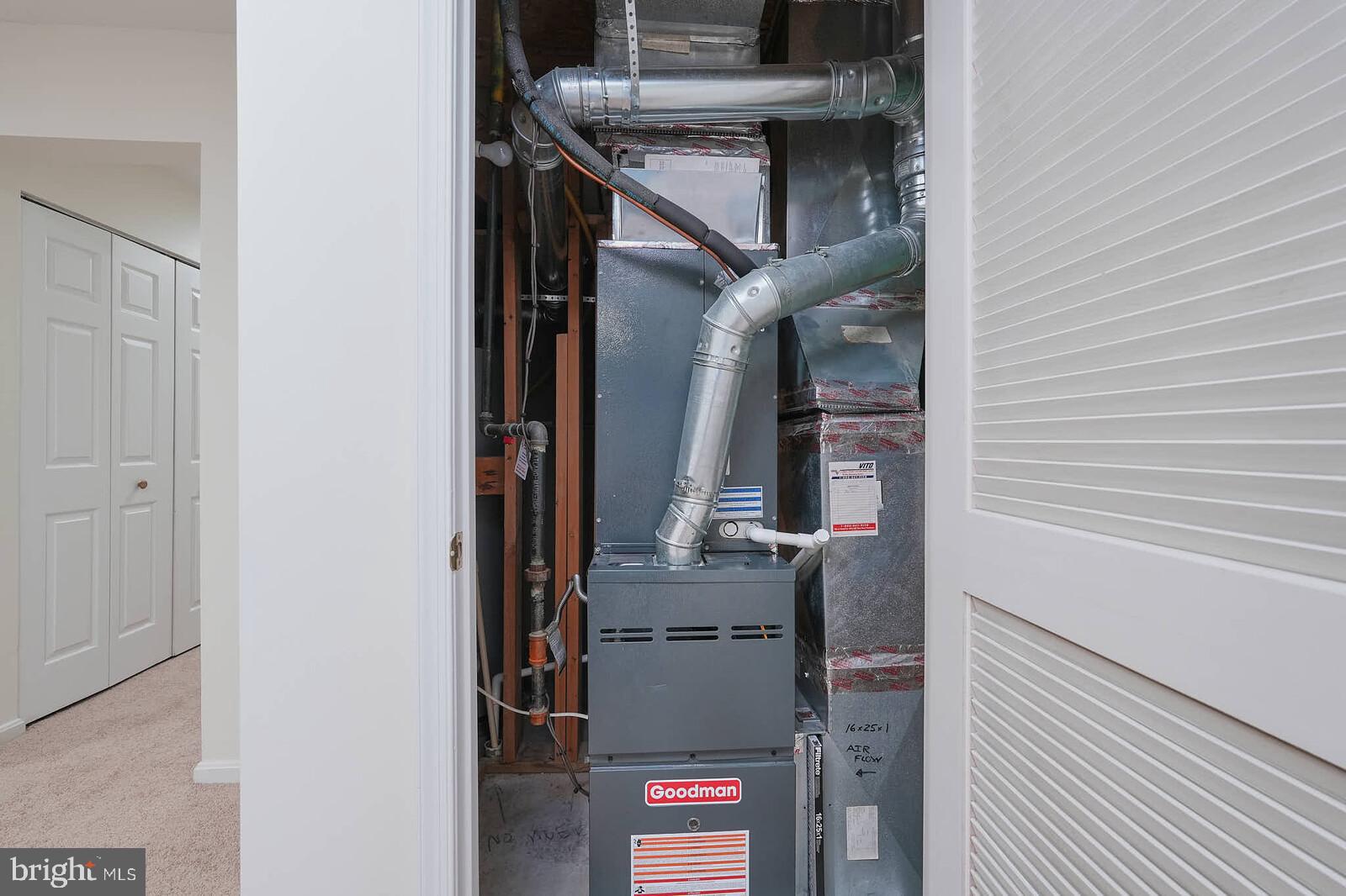 CARRIAGE PINES/LAKE VILL - Residential