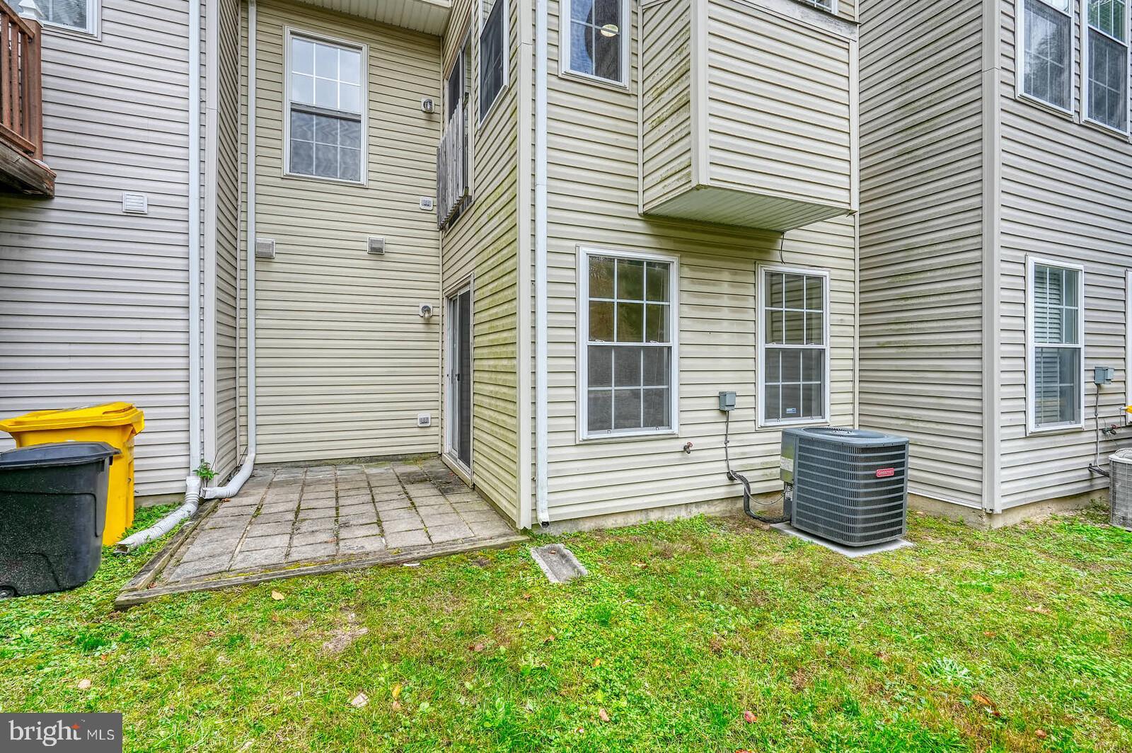 CARRIAGE PINES/LAKE VILL - Residential