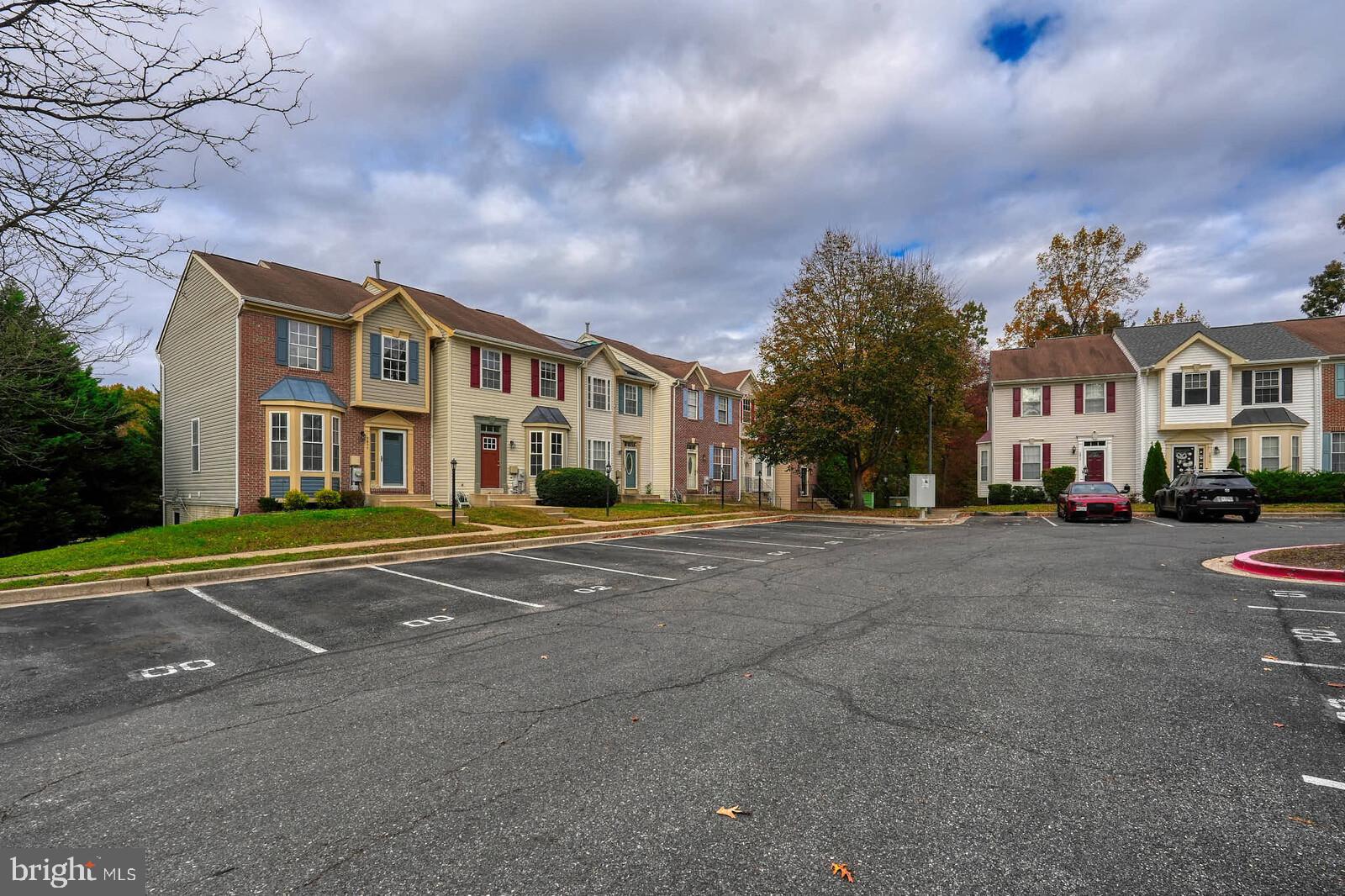 CARRIAGE PINES/LAKE VILL - Residential