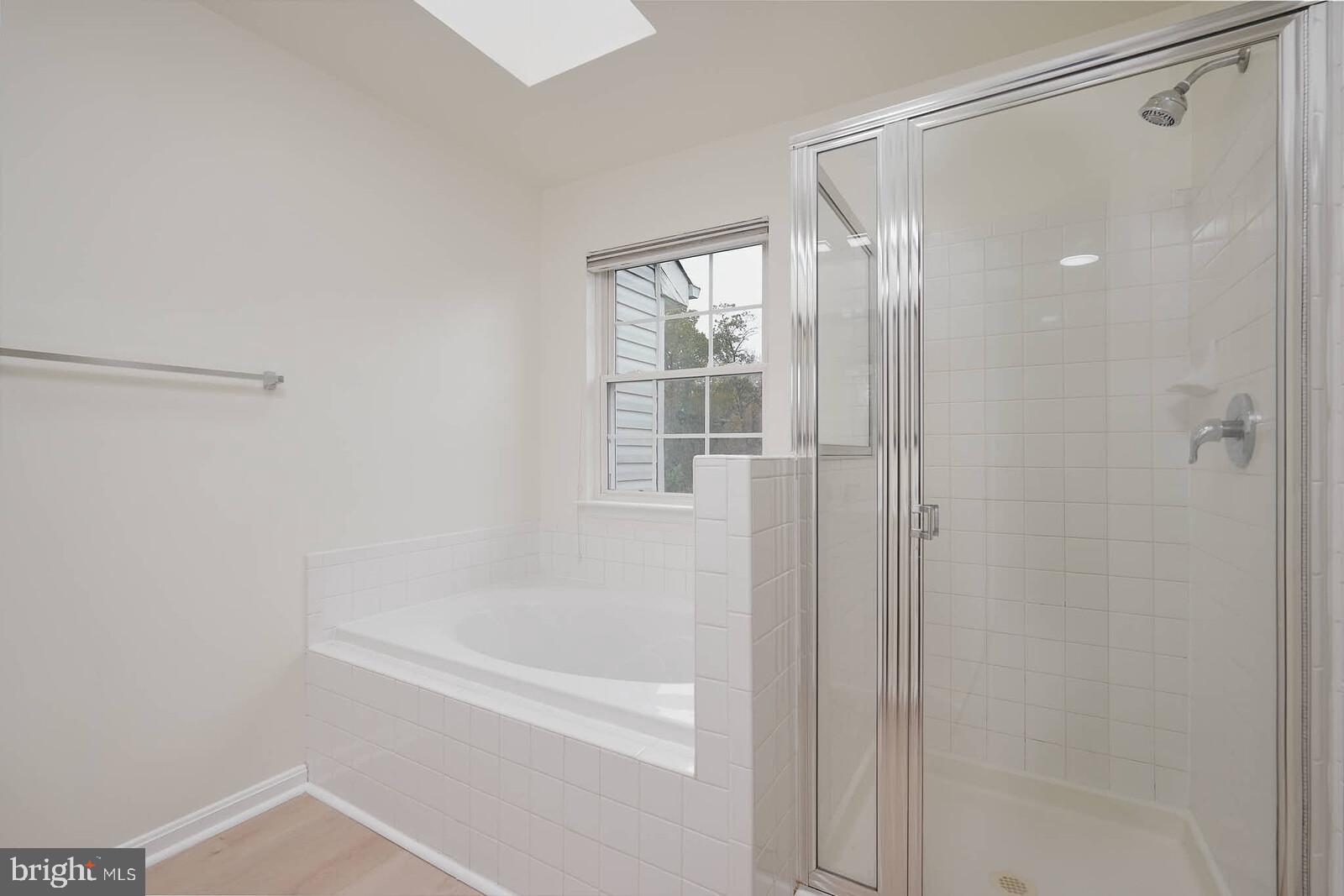 CARRIAGE PINES/LAKE VILL - Residential