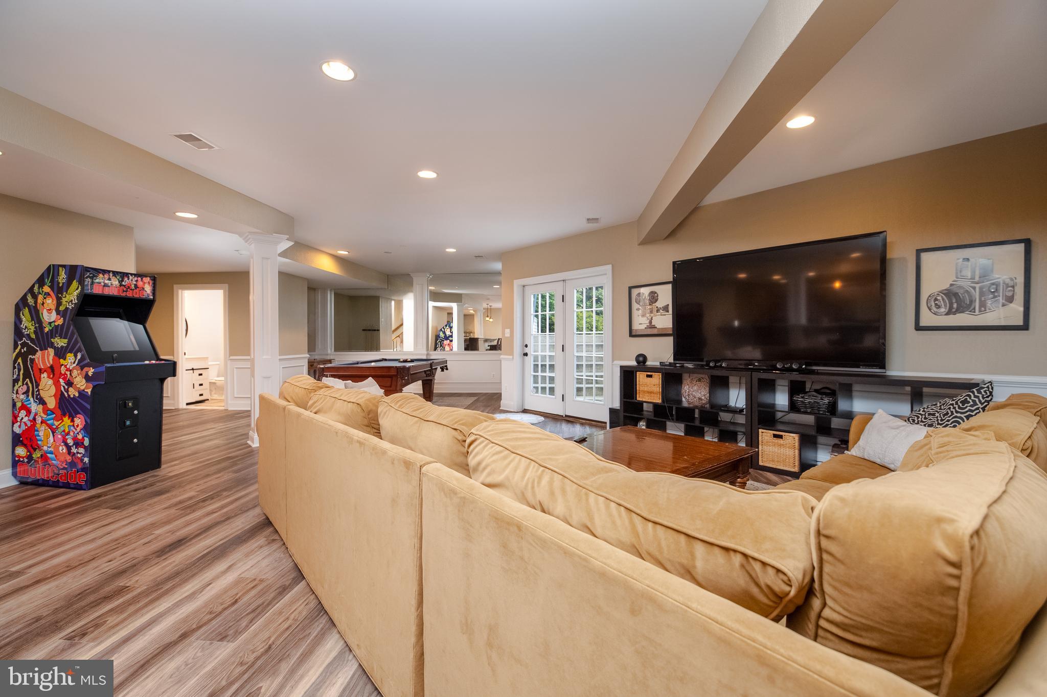 WILLOW CHASE - Residential