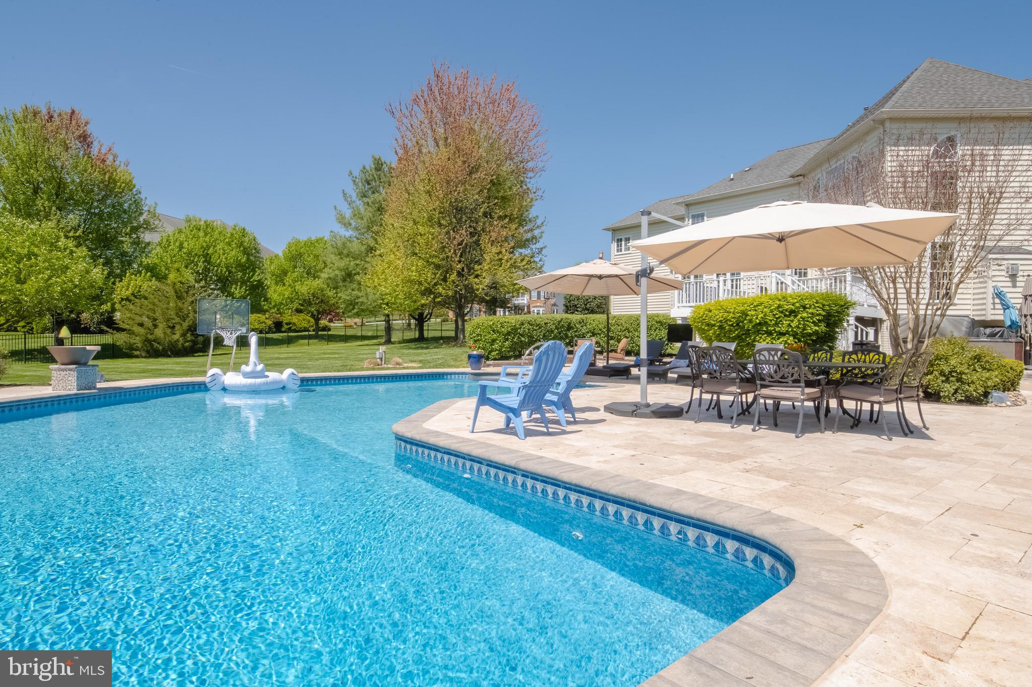 WILLOW CHASE - Residential