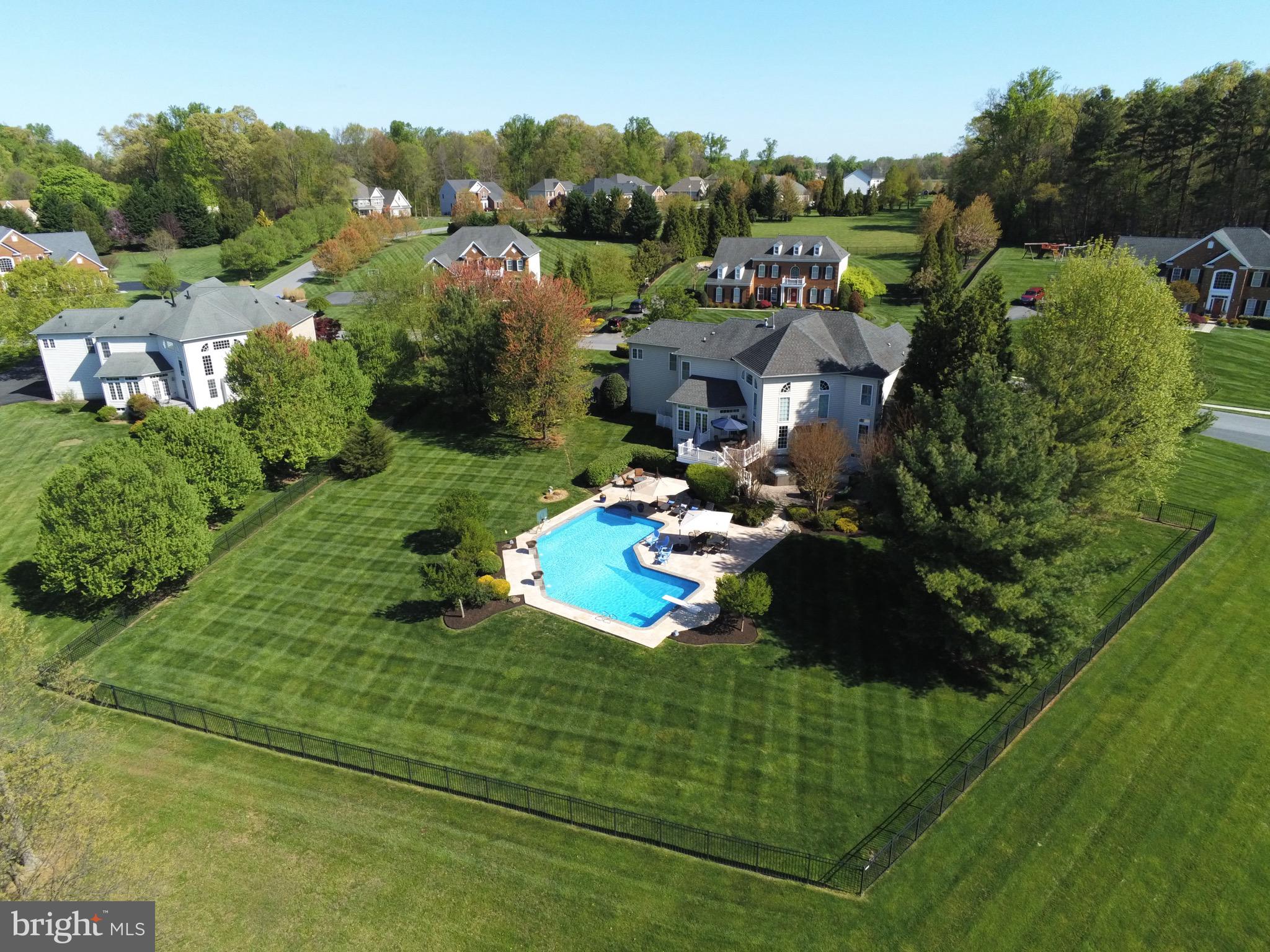 WILLOW CHASE - Residential