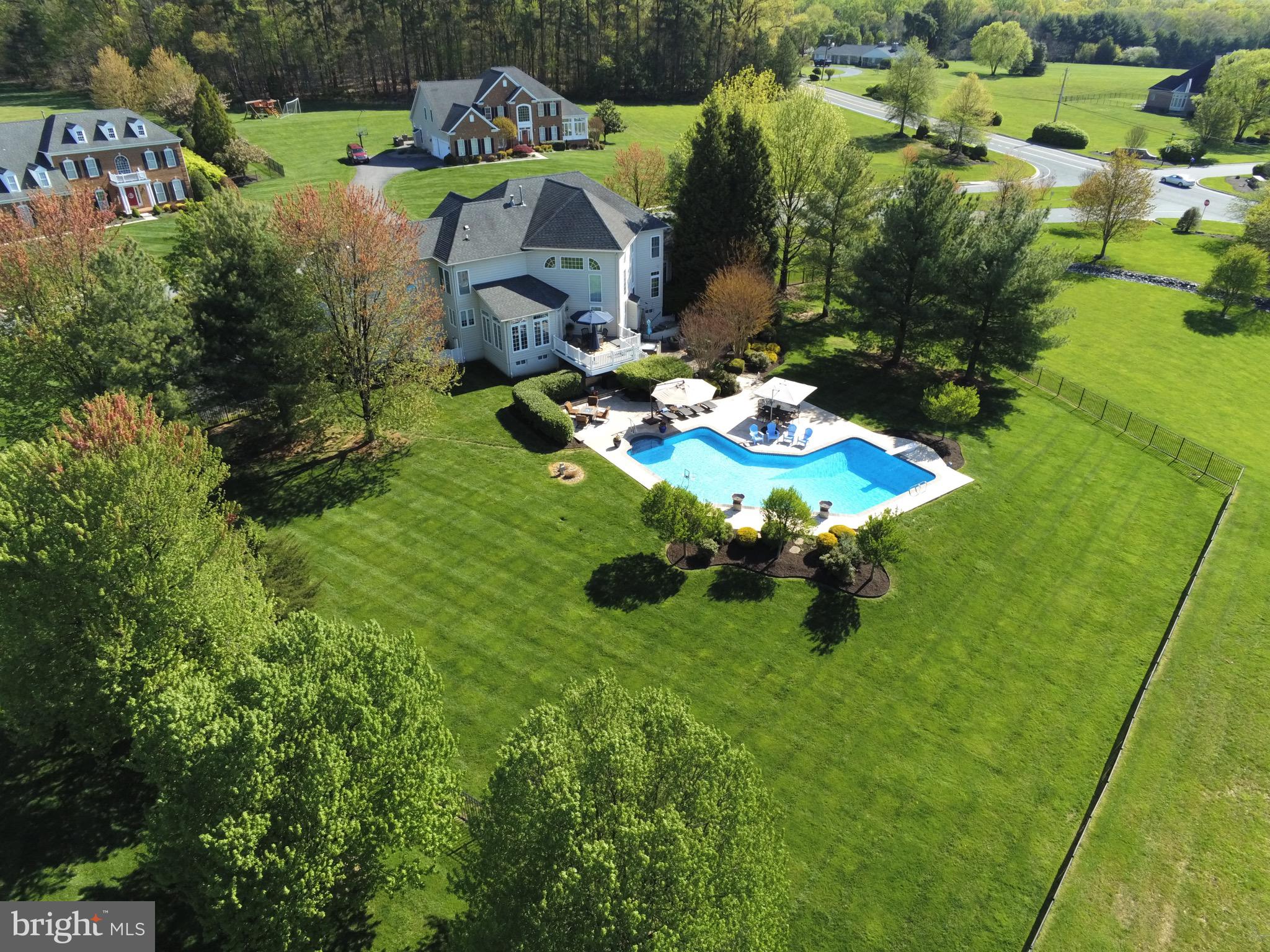 WILLOW CHASE - Residential