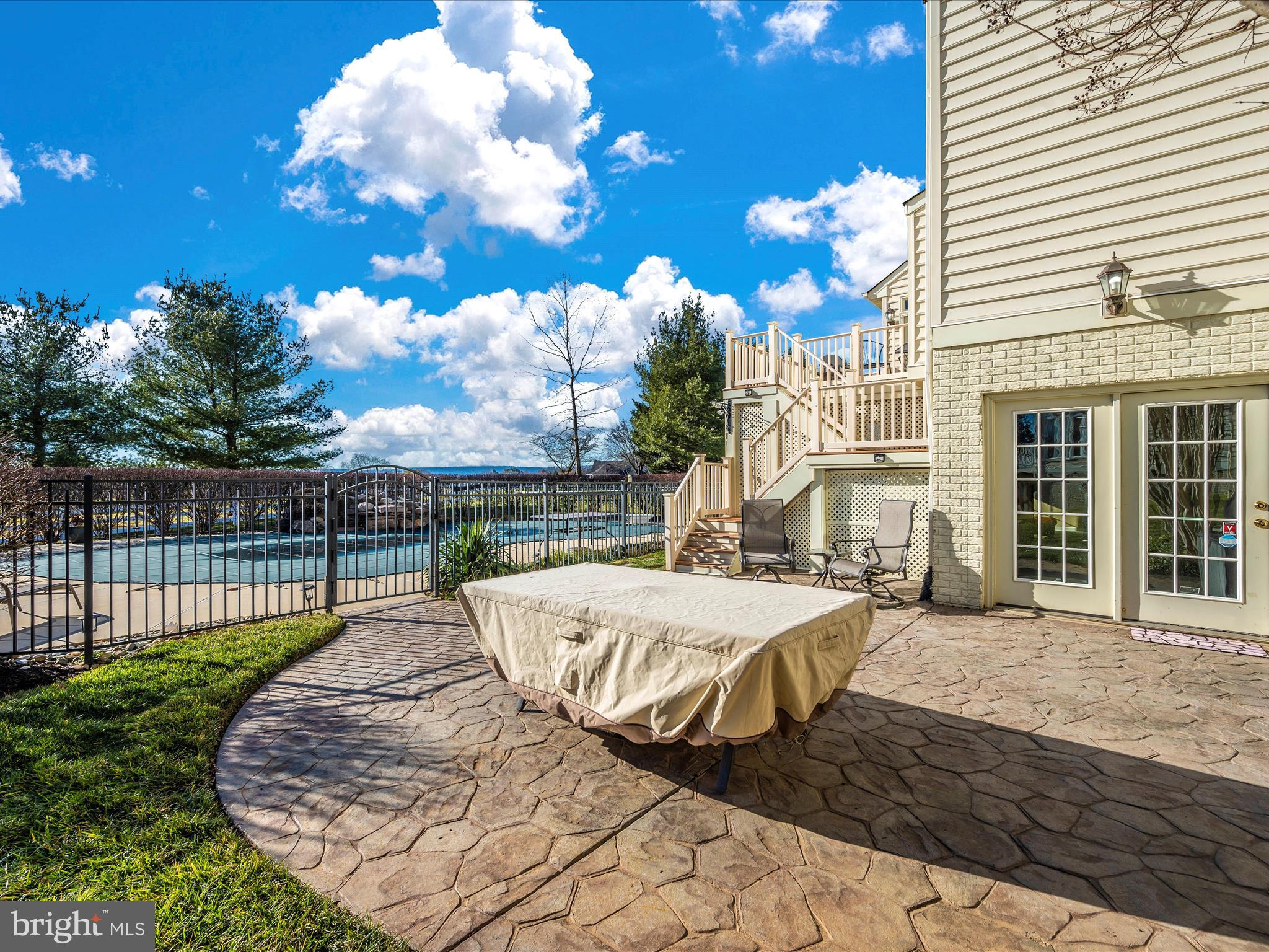 GLENBROOK - Residential