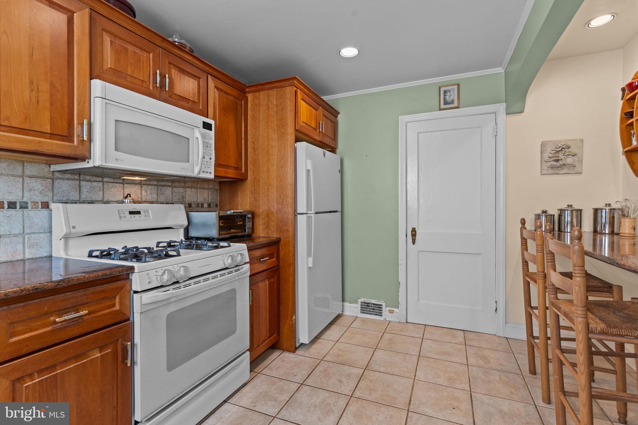 JENKINTOWN - Residential