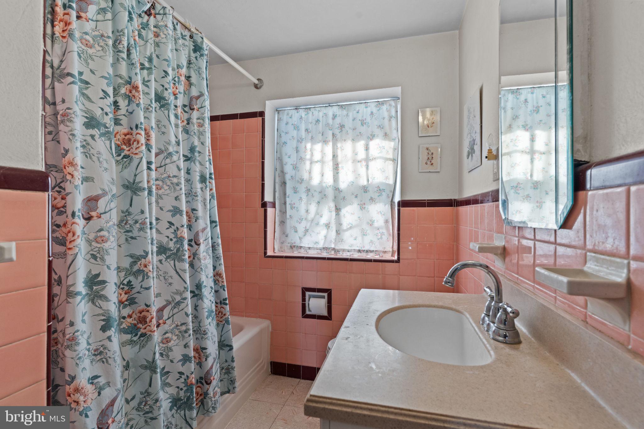 JENKINTOWN - Residential