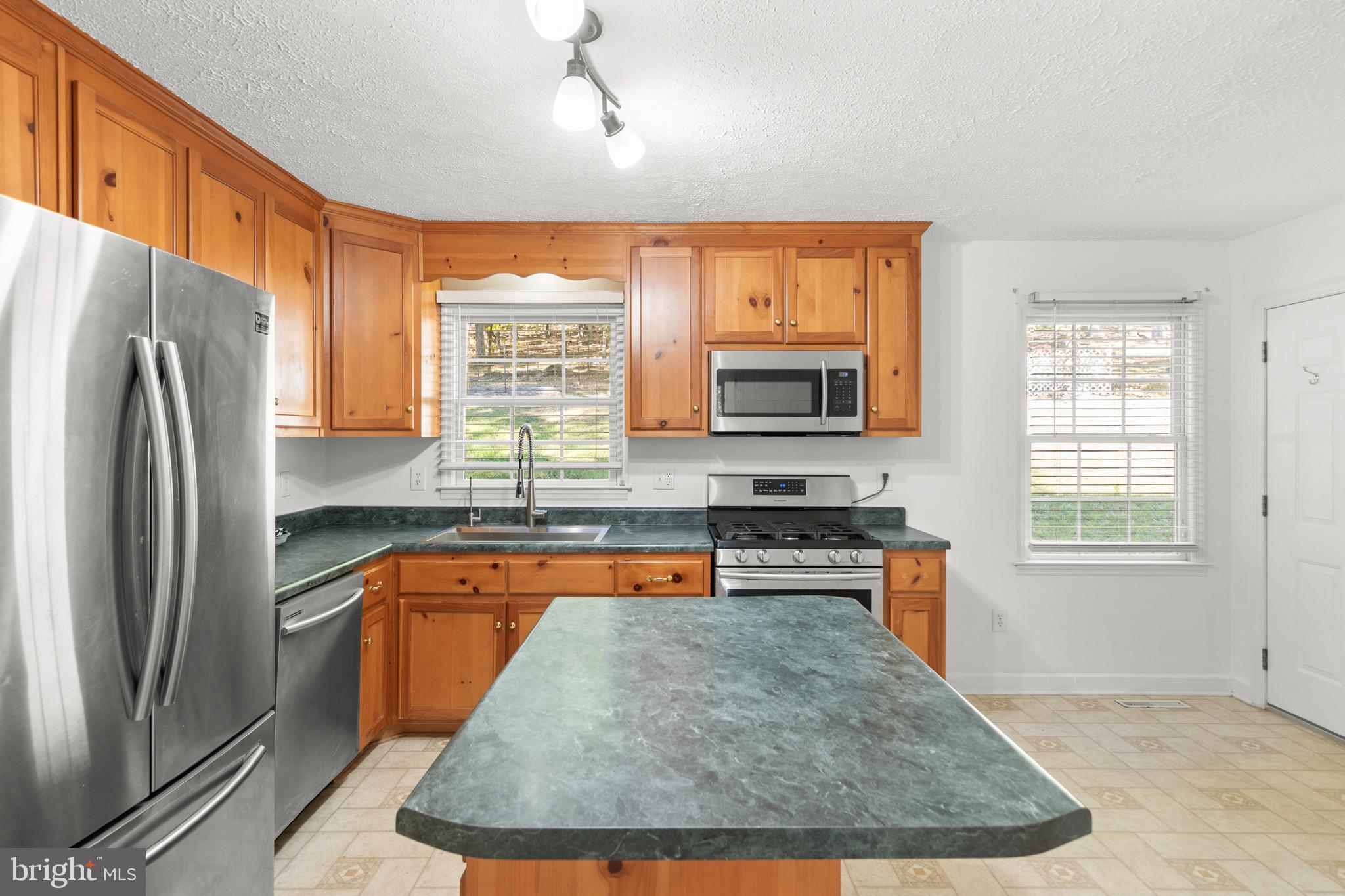 NONE UNRESTRICTED - Residential