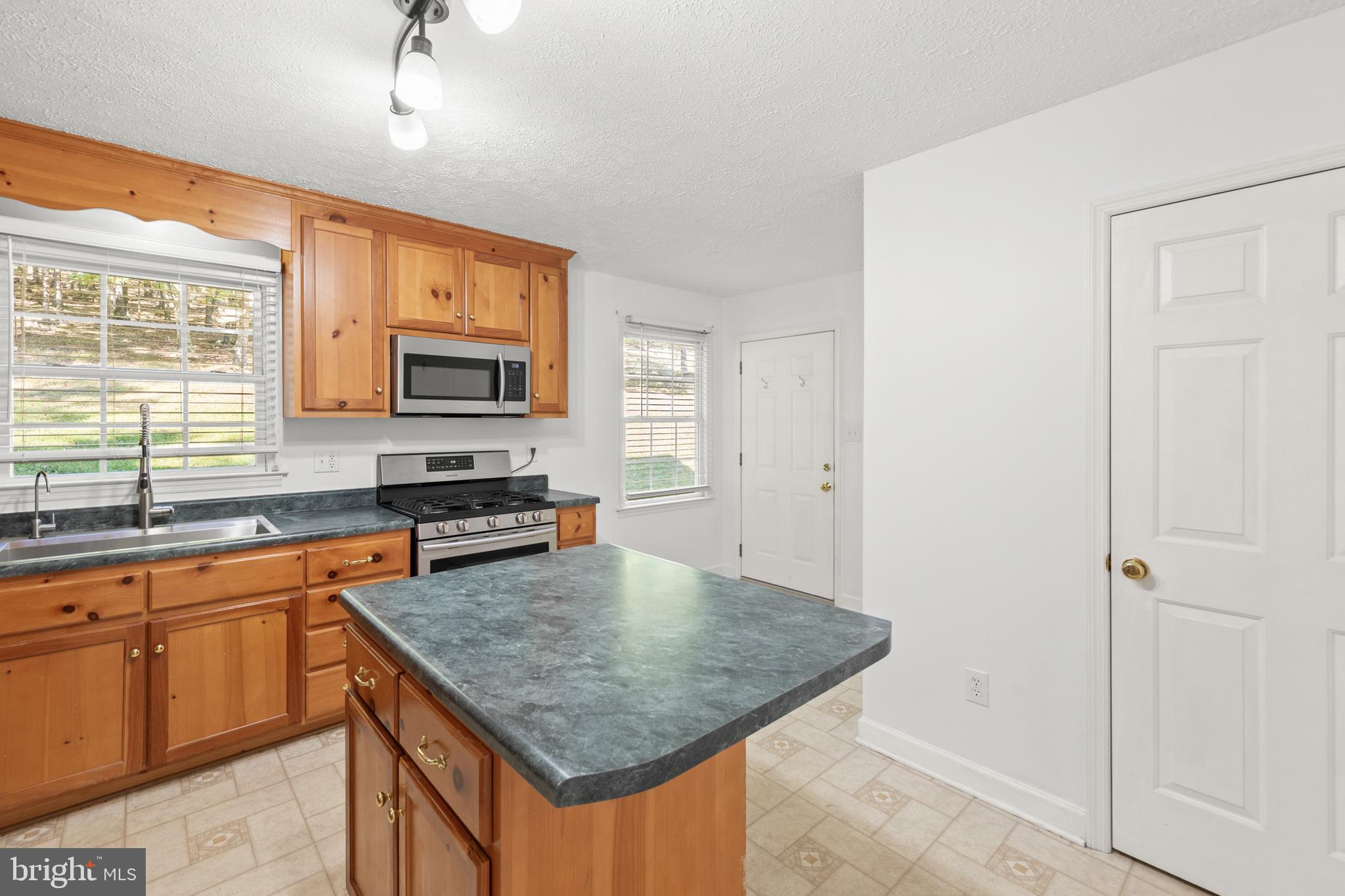 NONE UNRESTRICTED - Residential