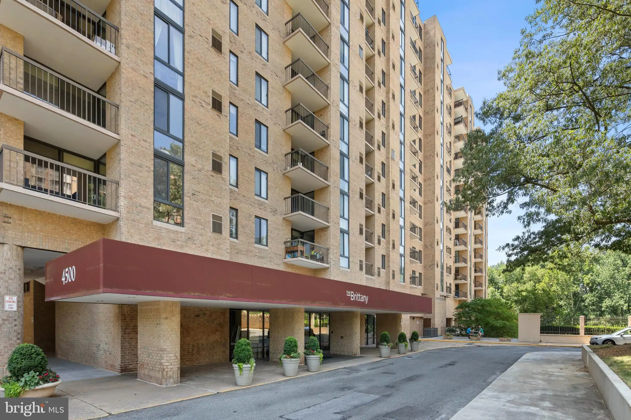 4500 S Four Mile Run Drive Unit 529, Arlington, VA 22204