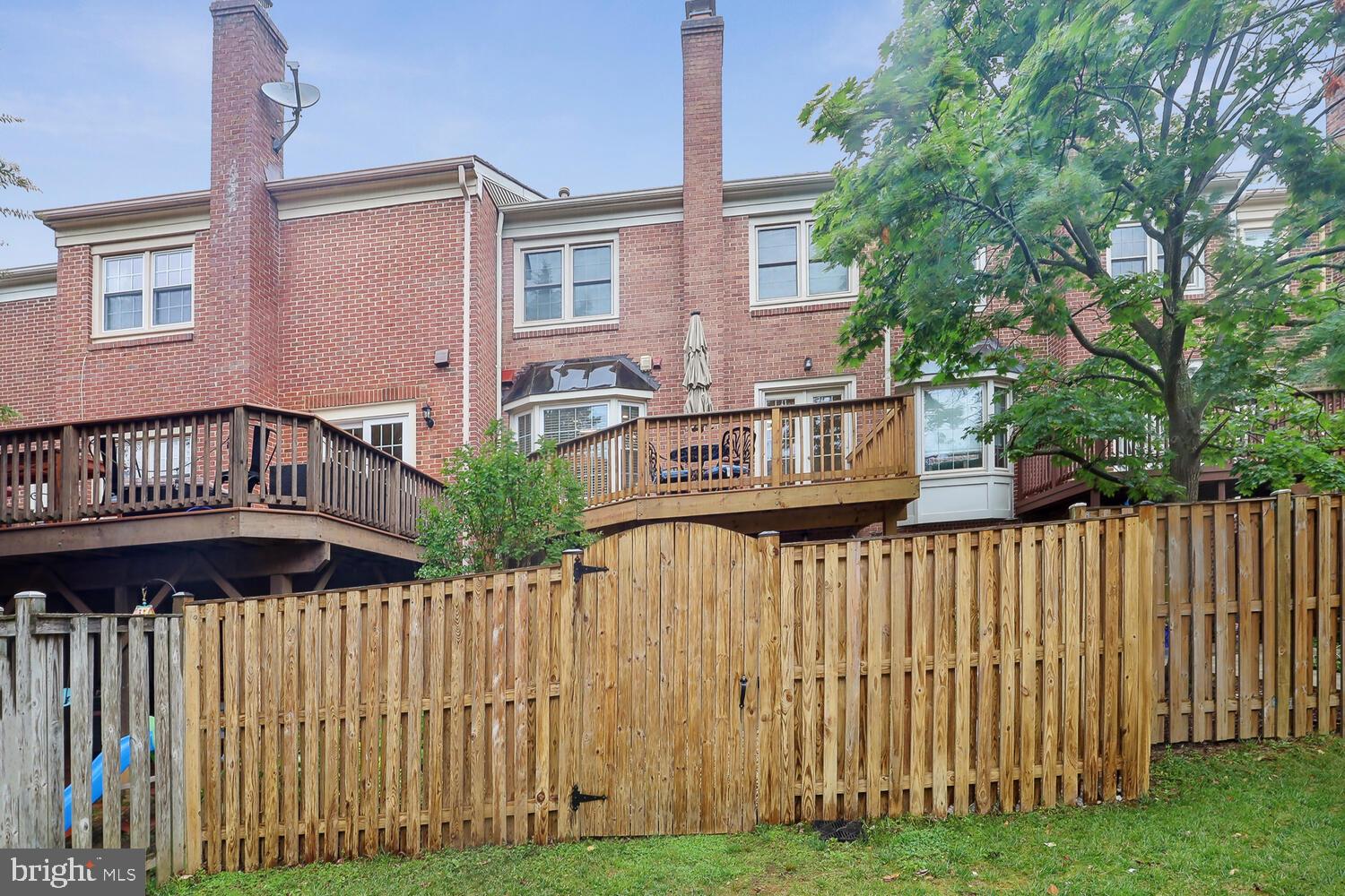 IDYLWOOD STATION - Residential Lease