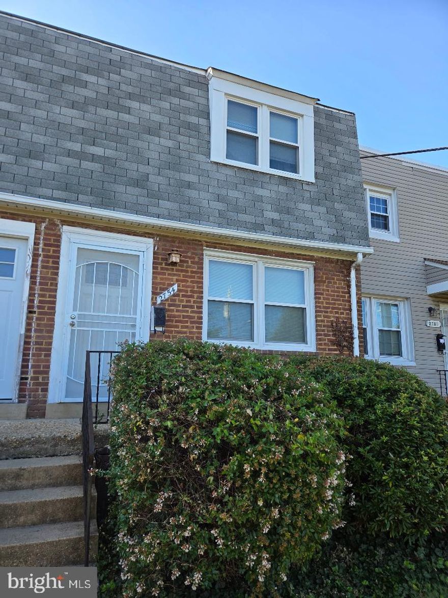 Well maintained move in ready condo conveniently located near Iverson Mall, just blocks away from Suitland Metro Station, Suitland Parkway and the DC line. Close to public transportation two bedrooms and one full bath cozy townhome has 2 levels.