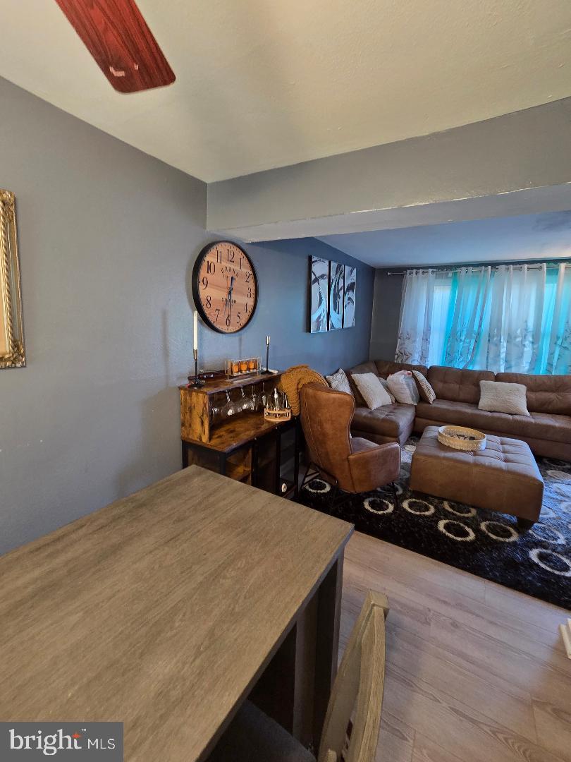 IVERSON SQUARE - Residential