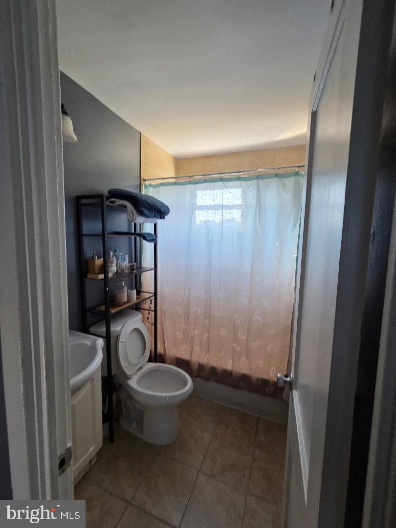 IVERSON SQUARE - Residential