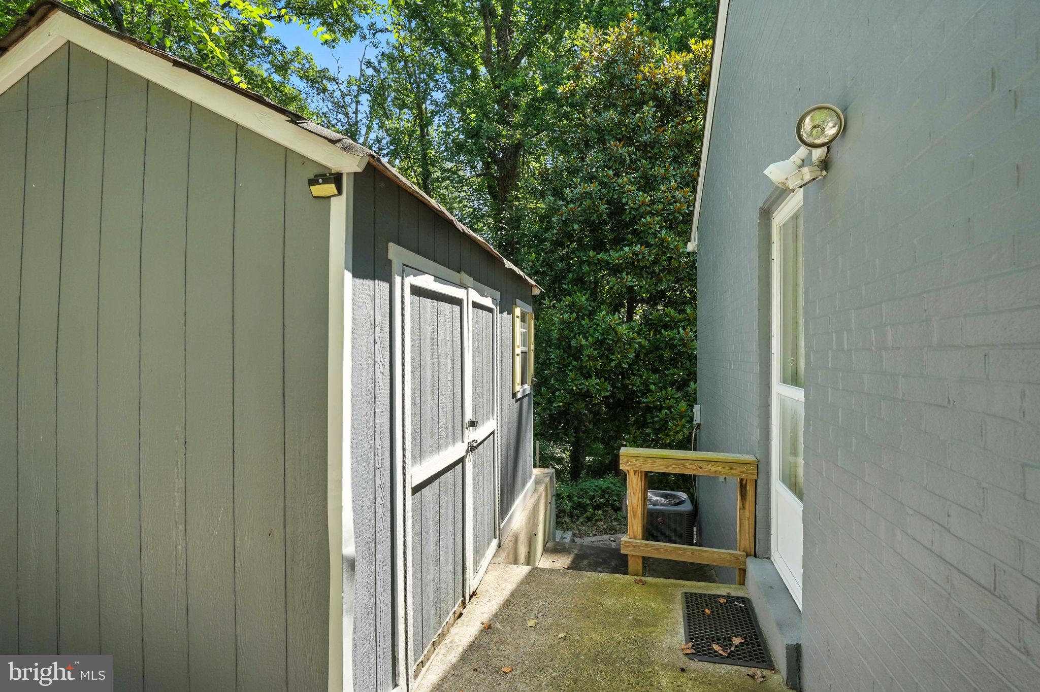 NORTH SPRINGFIELD - Residential