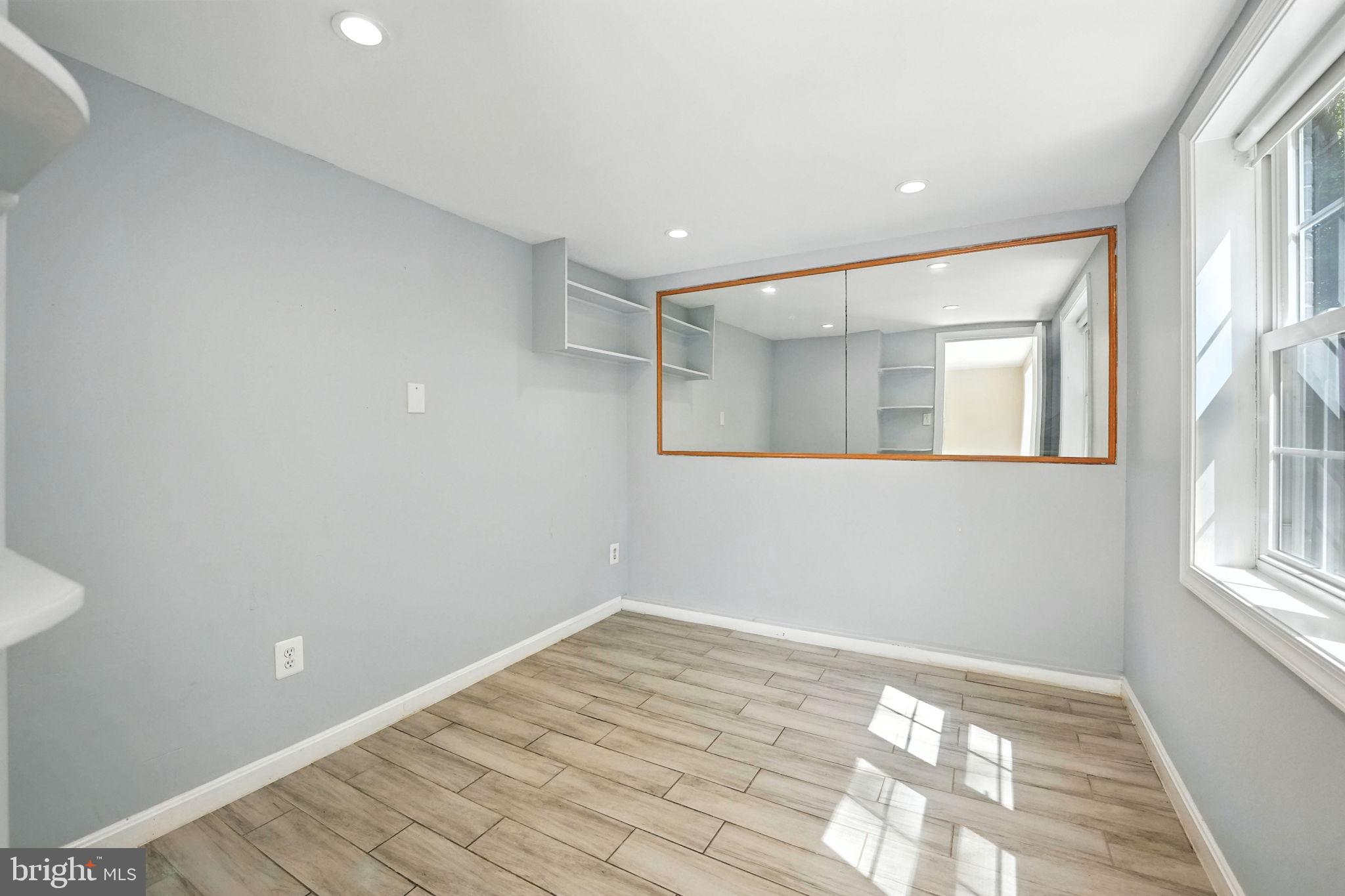 NORTH SPRINGFIELD - Residential