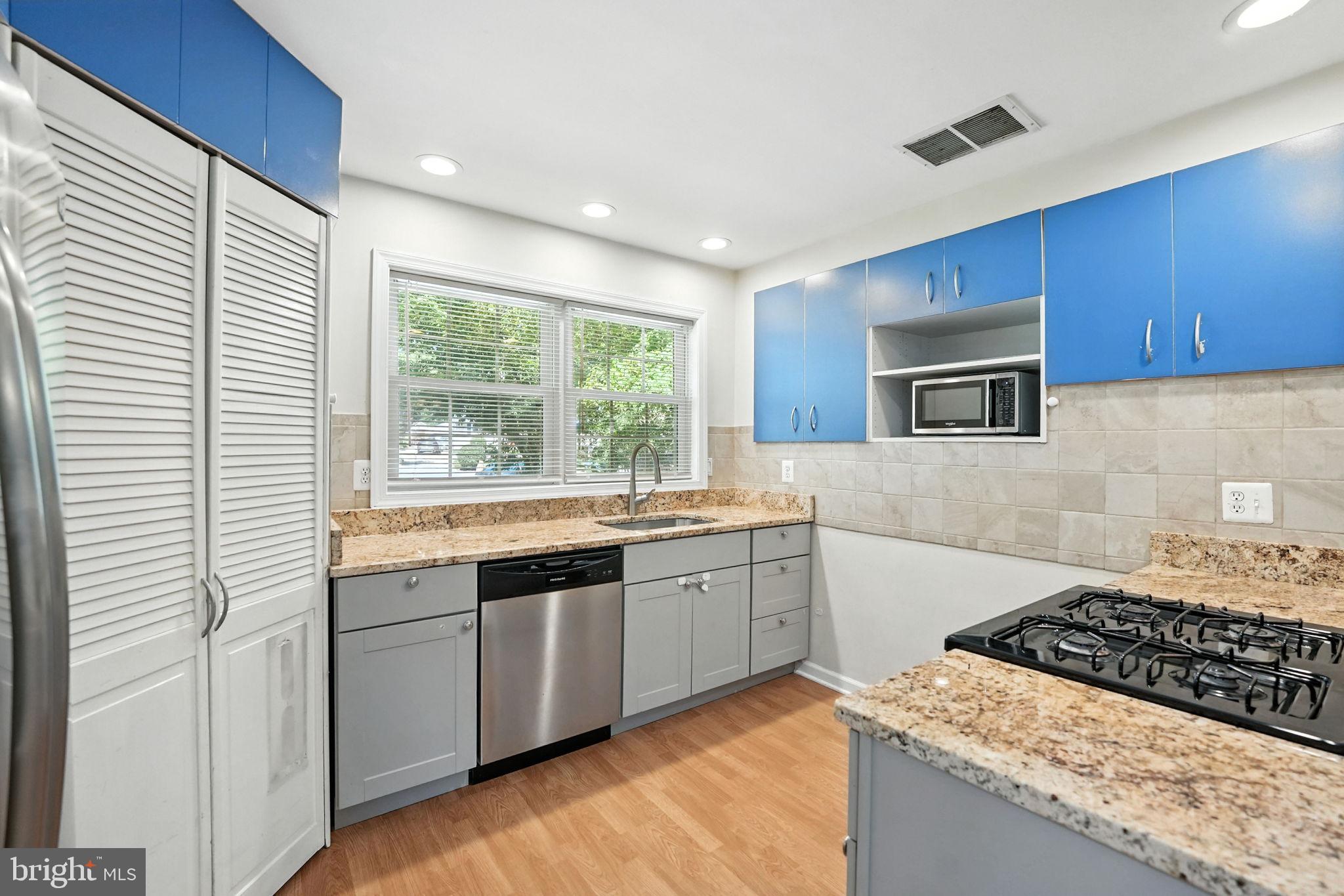 NORTH SPRINGFIELD - Residential