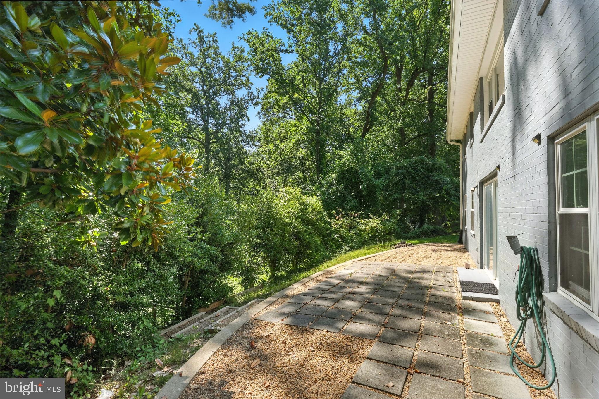 NORTH SPRINGFIELD - Residential