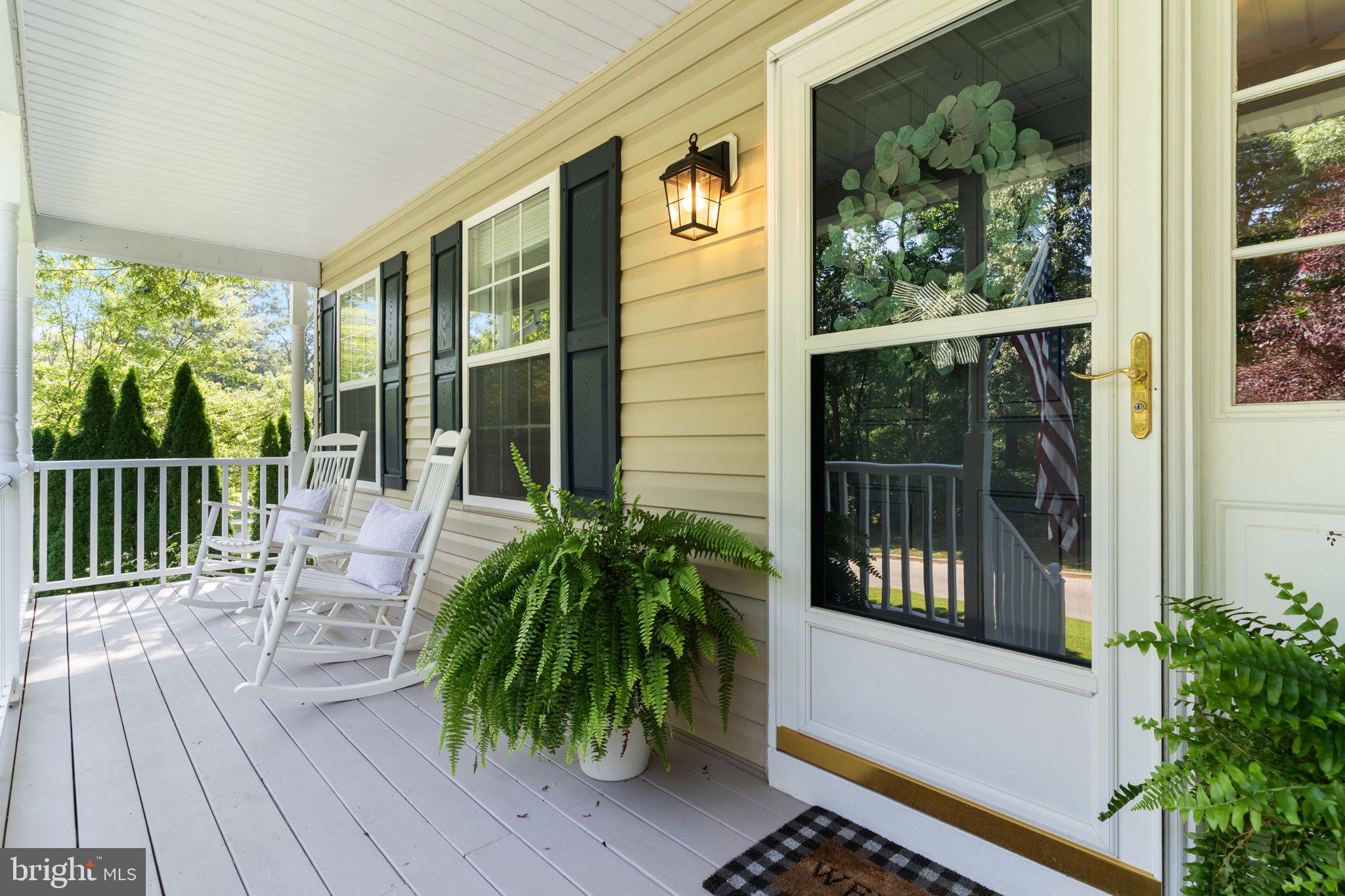 1054 KINGS CREEK