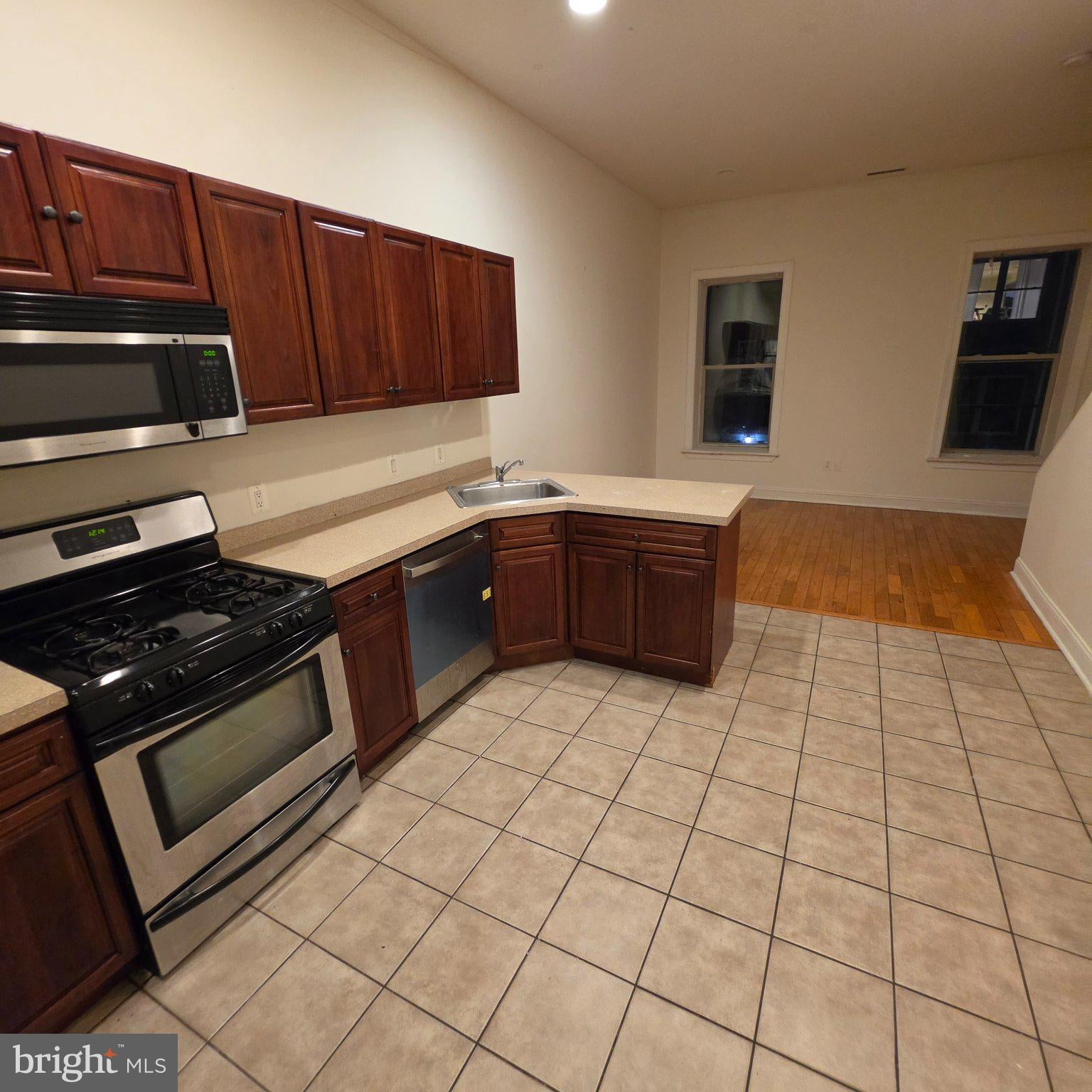 1951 N GRATZ STREET 2