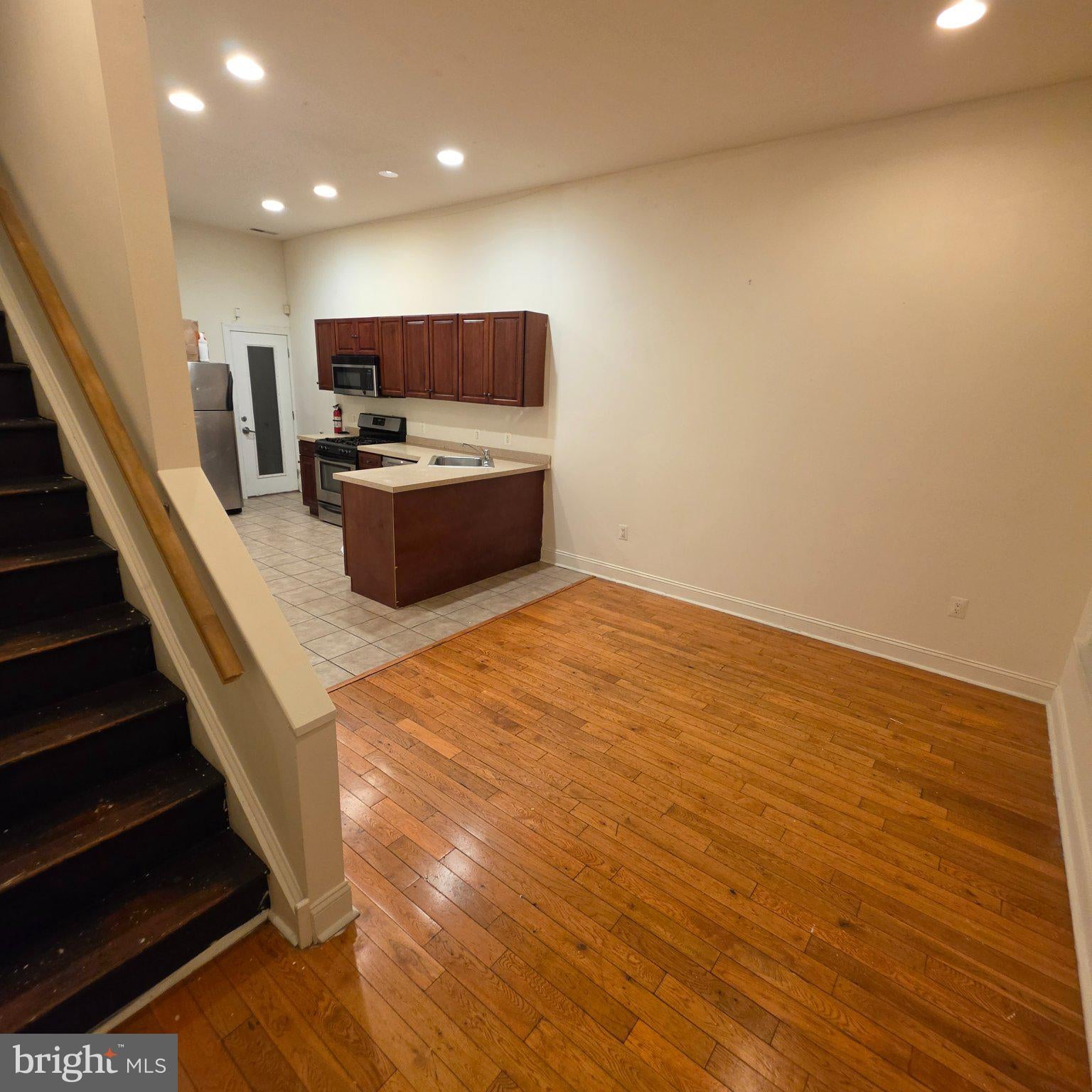 1951 N GRATZ STREET 2