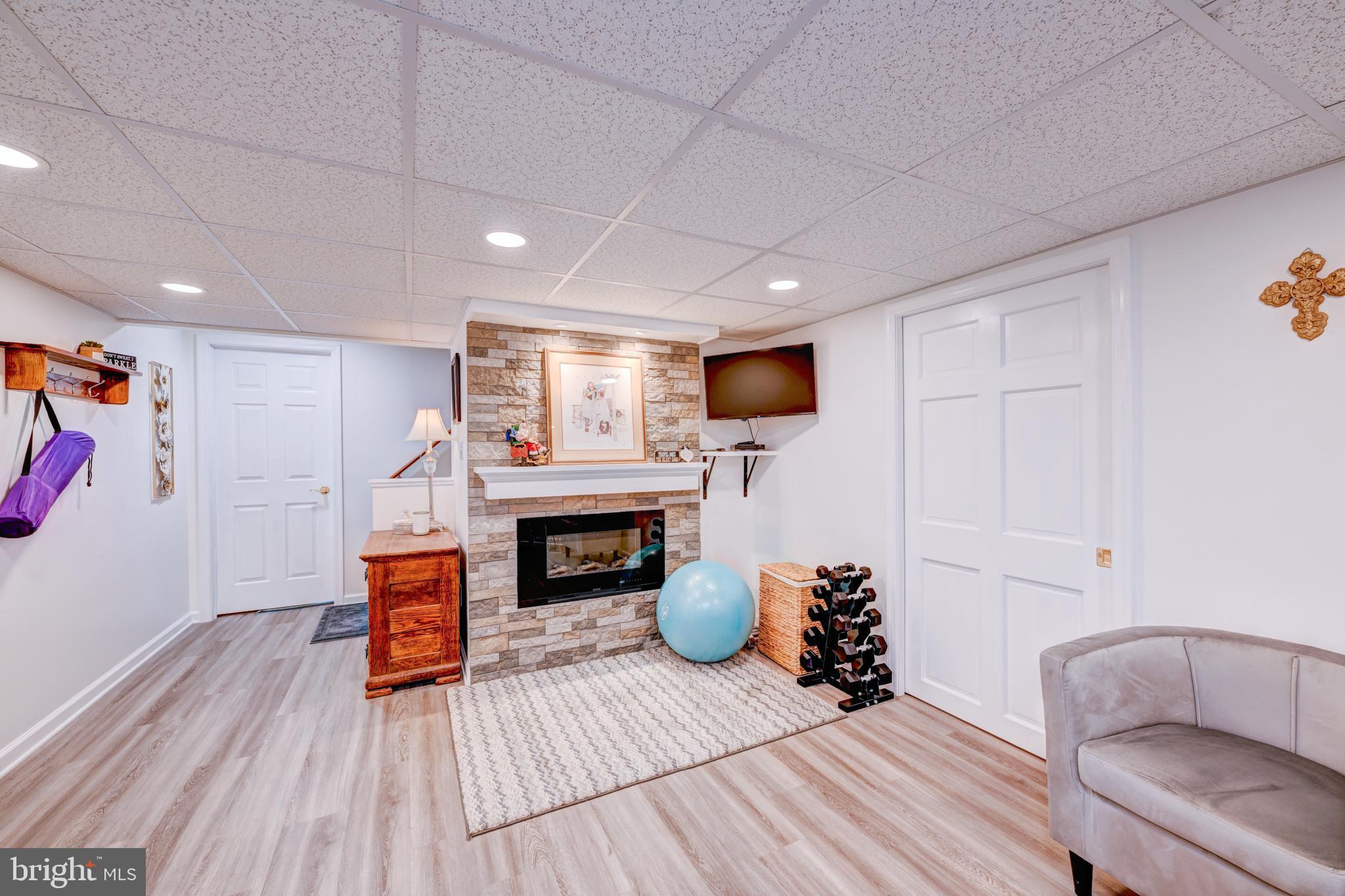 SUN VALLEY ESTATES - Residential