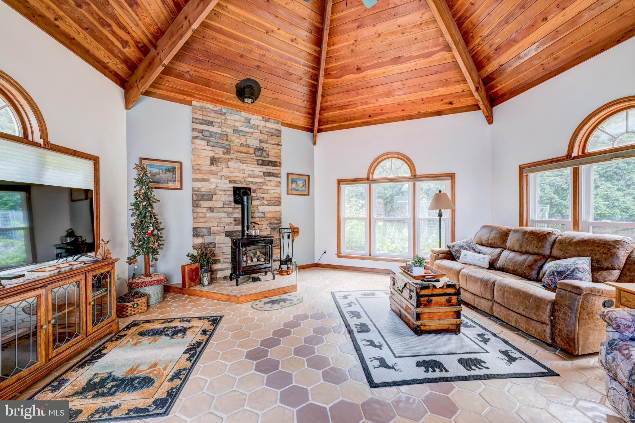 SUN VALLEY ESTATES - Residential