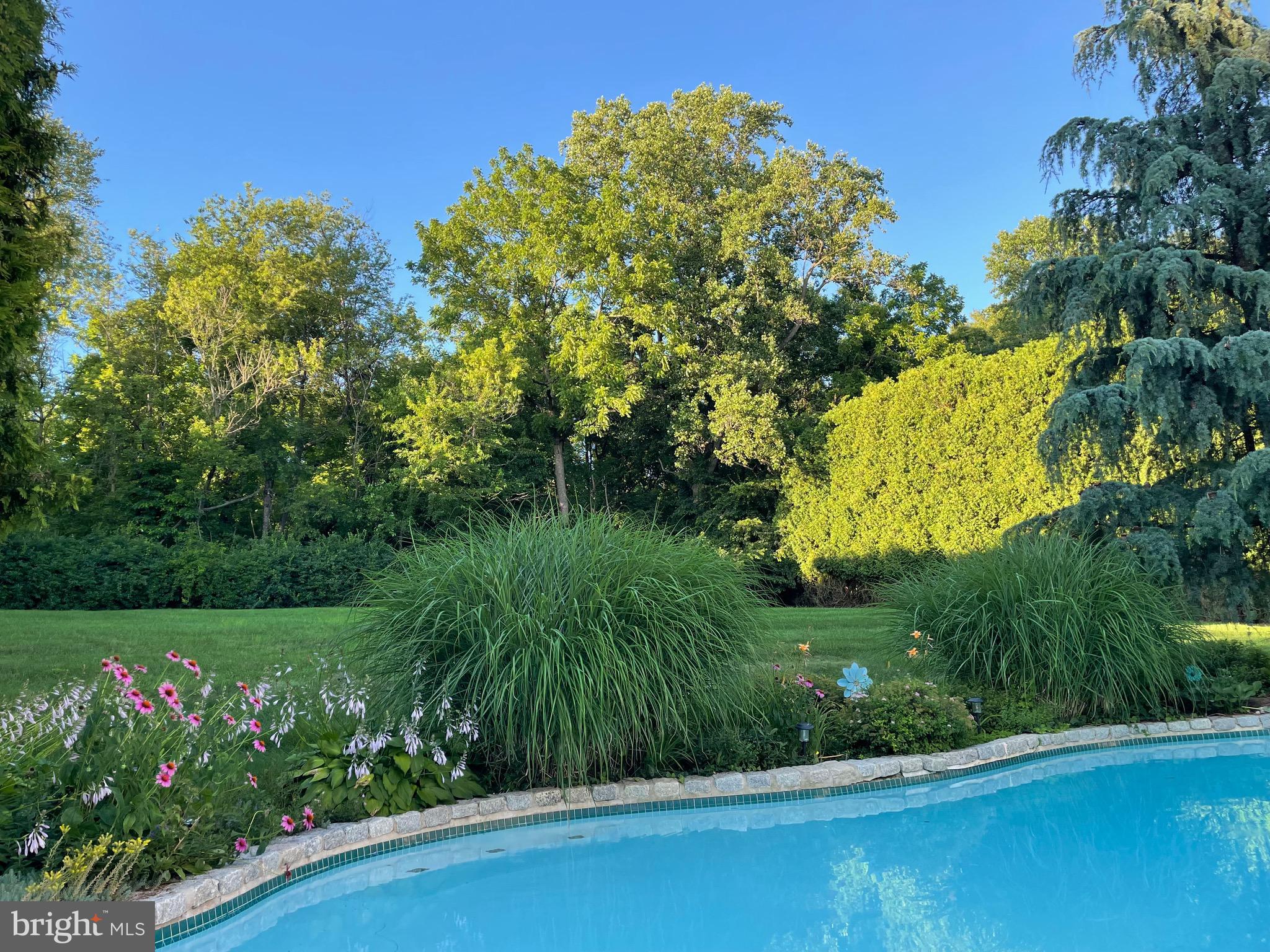 SUN VALLEY ESTATES - Residential