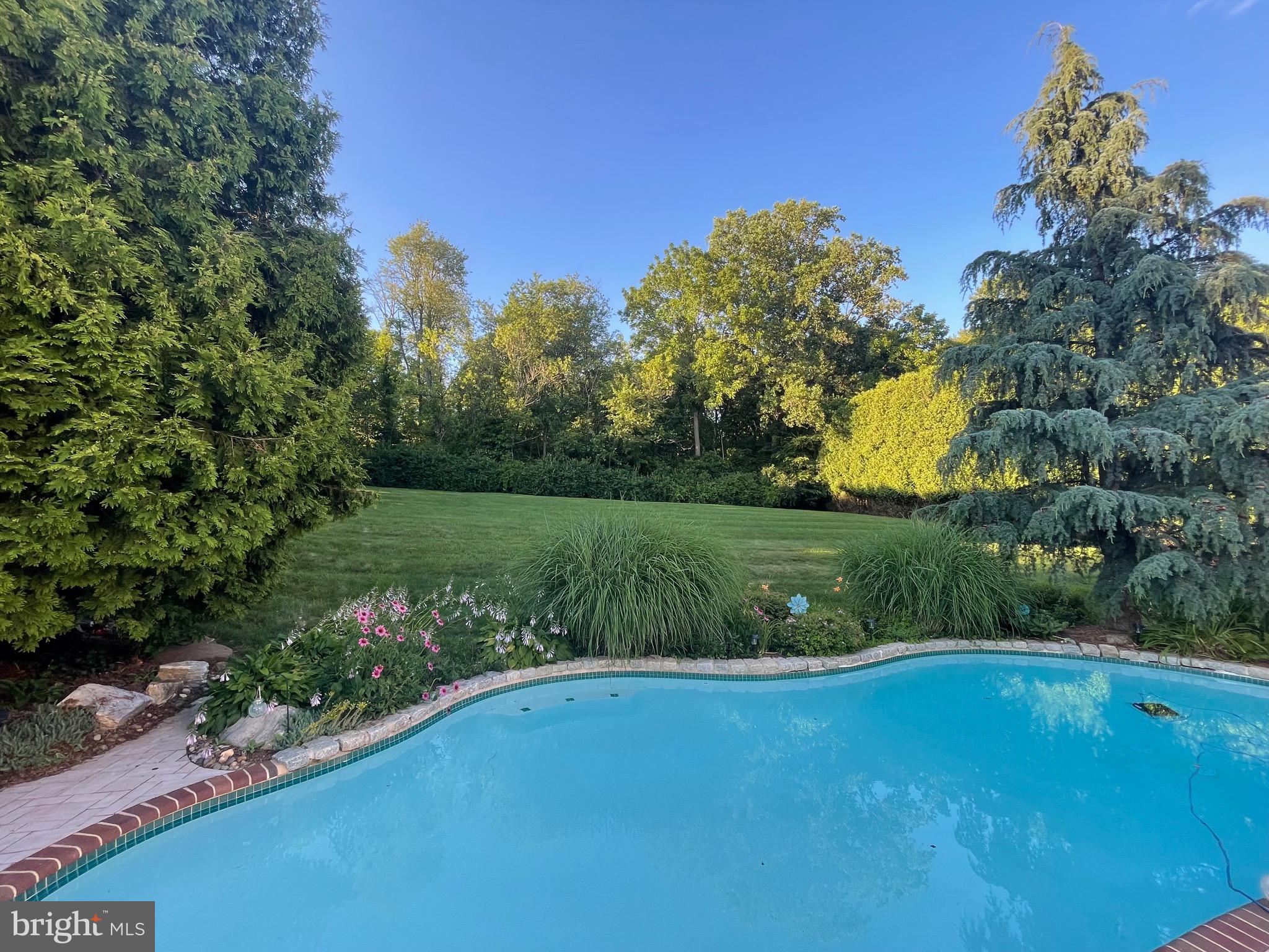 SUN VALLEY ESTATES - Residential